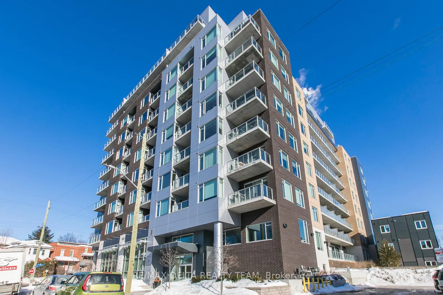 Front of Unit 514, 7 Marquette Avenue S