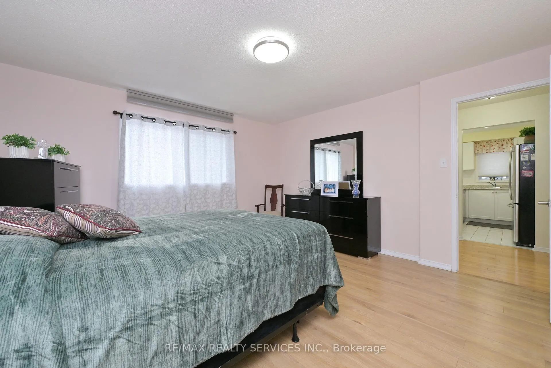 Photo 15 of 83 Summerfield Crescent, Brampton, Brampton West — HOMEH