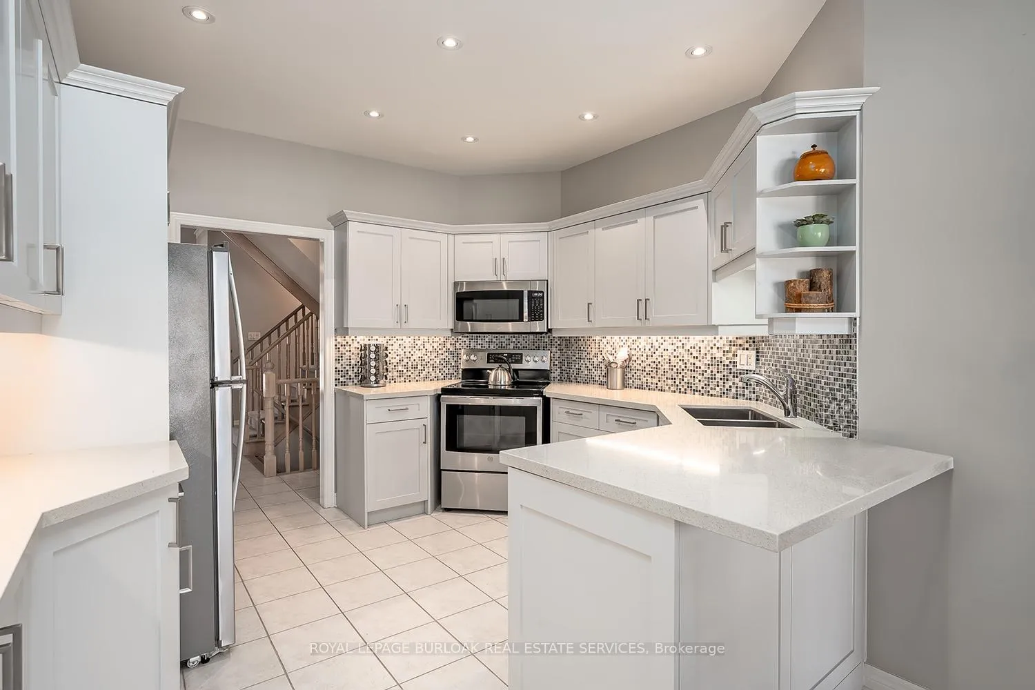 Photo 15 of 4138 Stonebridge Crescent, Burlington, Rose — HOMEH