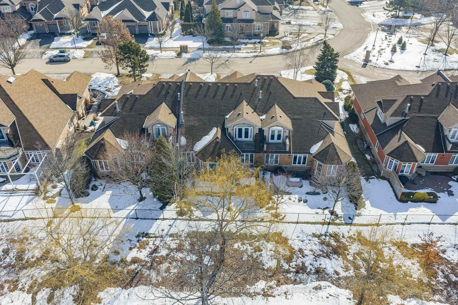 Photo 46 of 4138 Stonebridge Crescent, Burlington, Rose — HOMEH