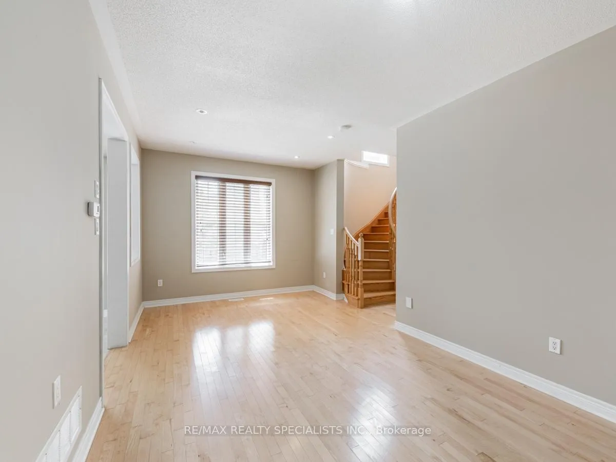 Photo 4 of Unit Upper, 69 Princess Diana Drive, Markham, Cathedraltown — HOMEH