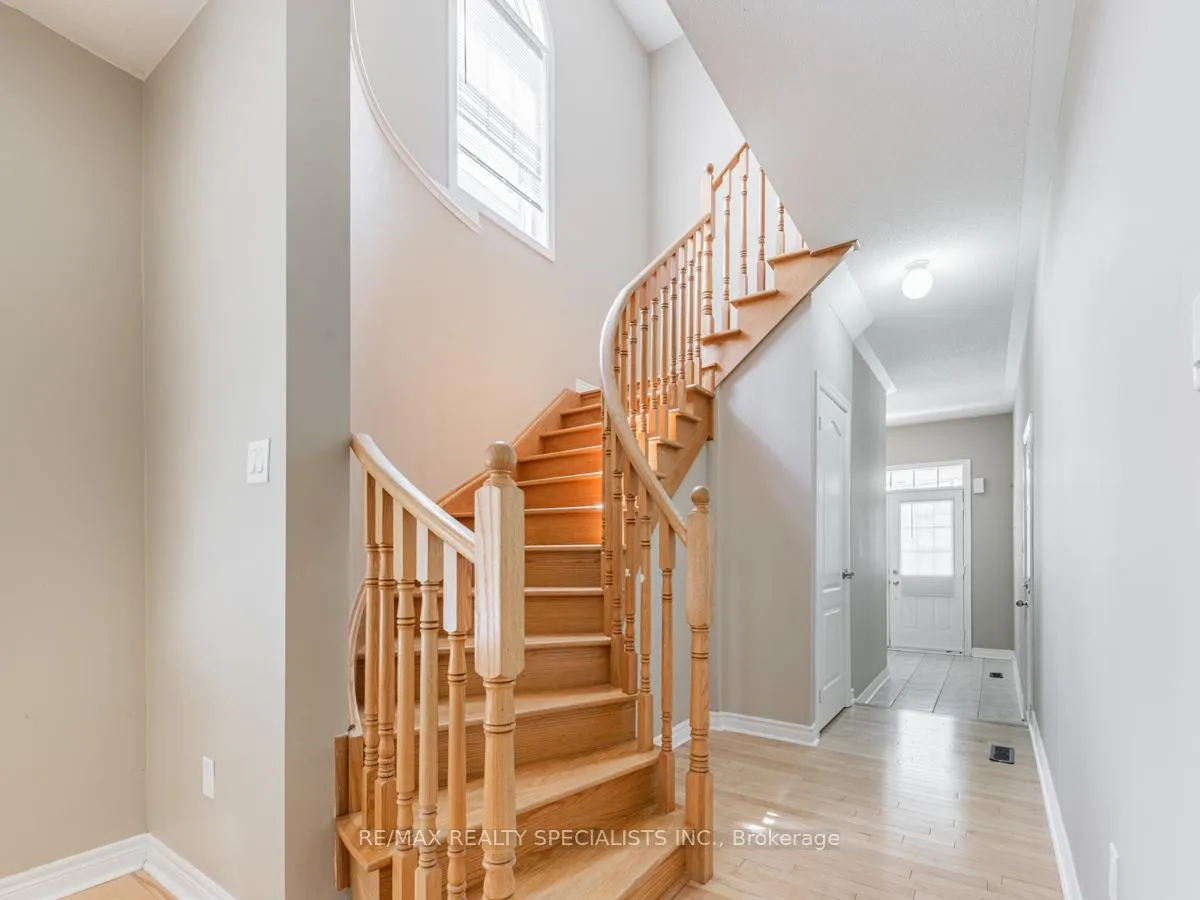 Photo 12 of Unit Upper, 69 Princess Diana Drive, Markham, Cathedraltown — HOMEH