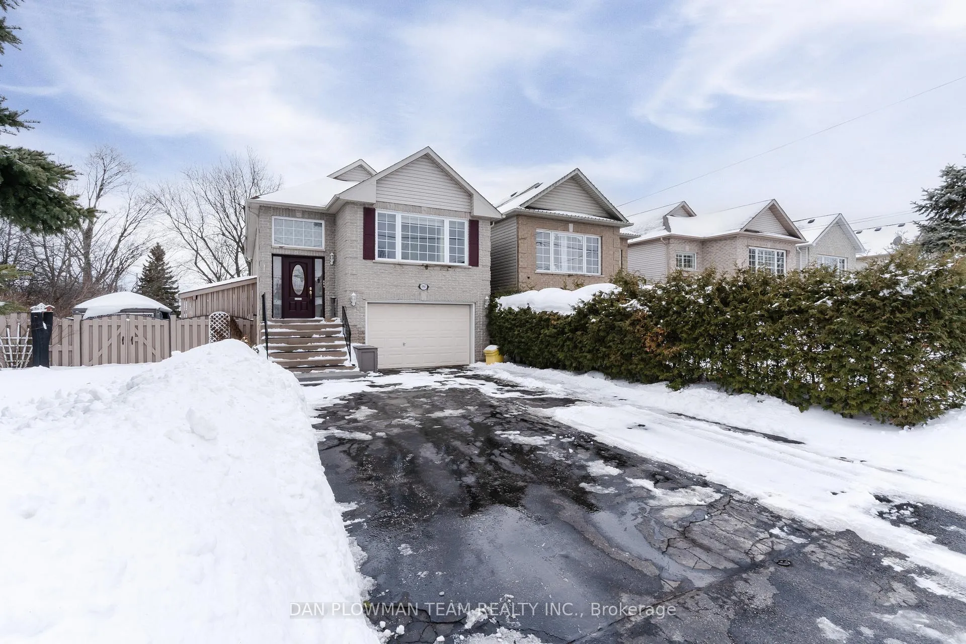 Photo 2 of 1 Westmore Street, Clarington, Courtice — HOMEH