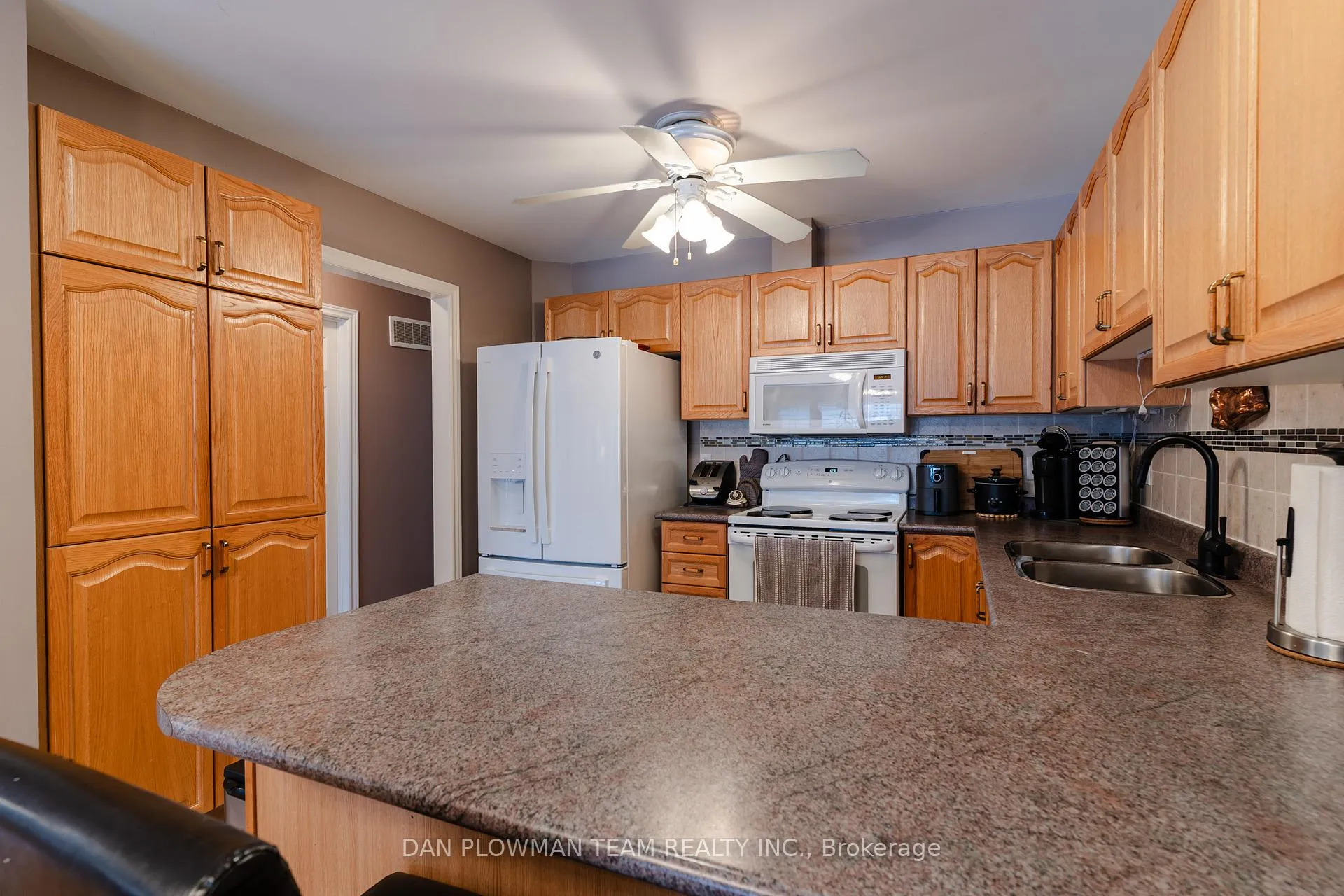 Photo 10 of 1 Westmore Street, Clarington, Courtice — HOMEH