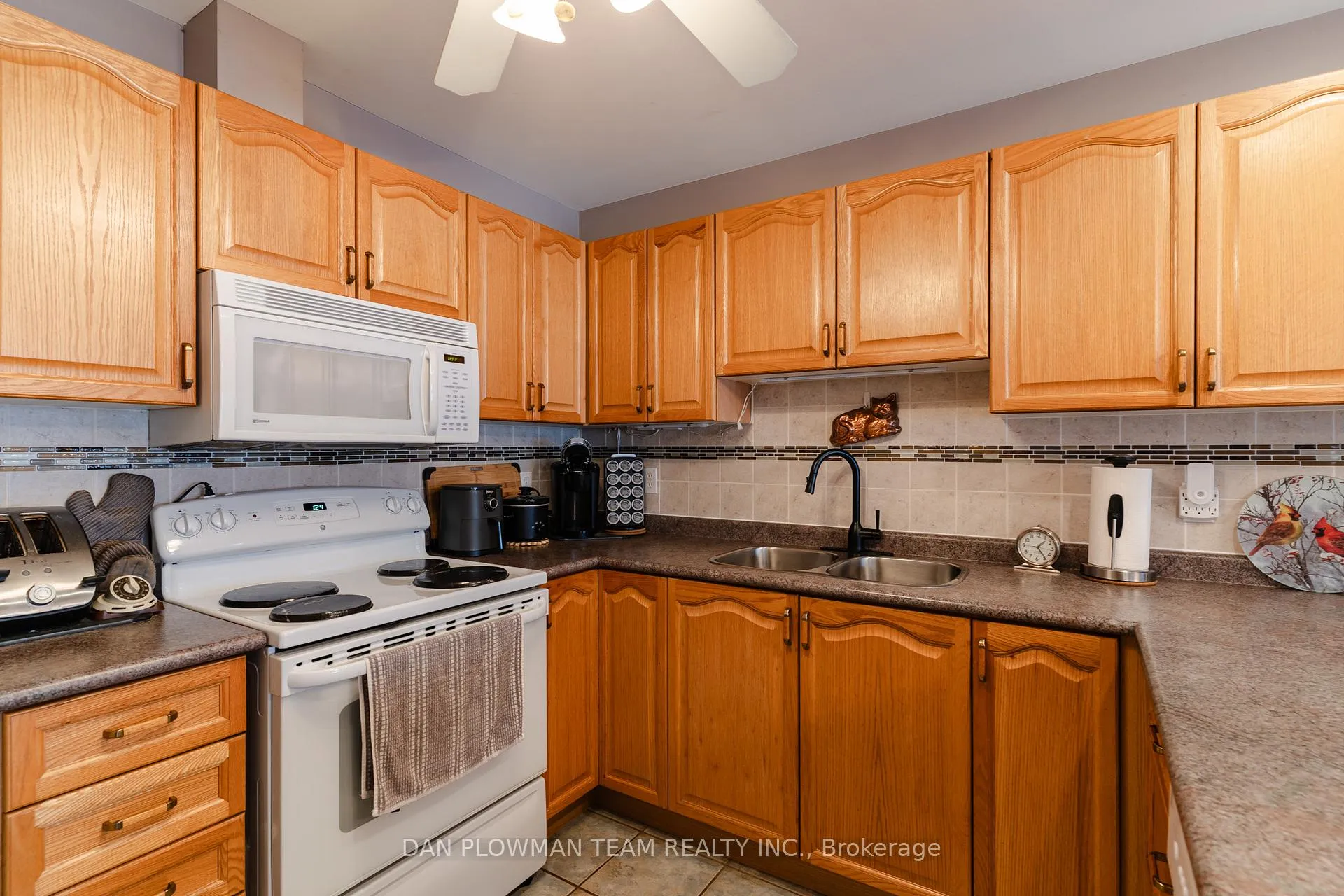 Photo 12 of 1 Westmore Street, Clarington, Courtice — HOMEH