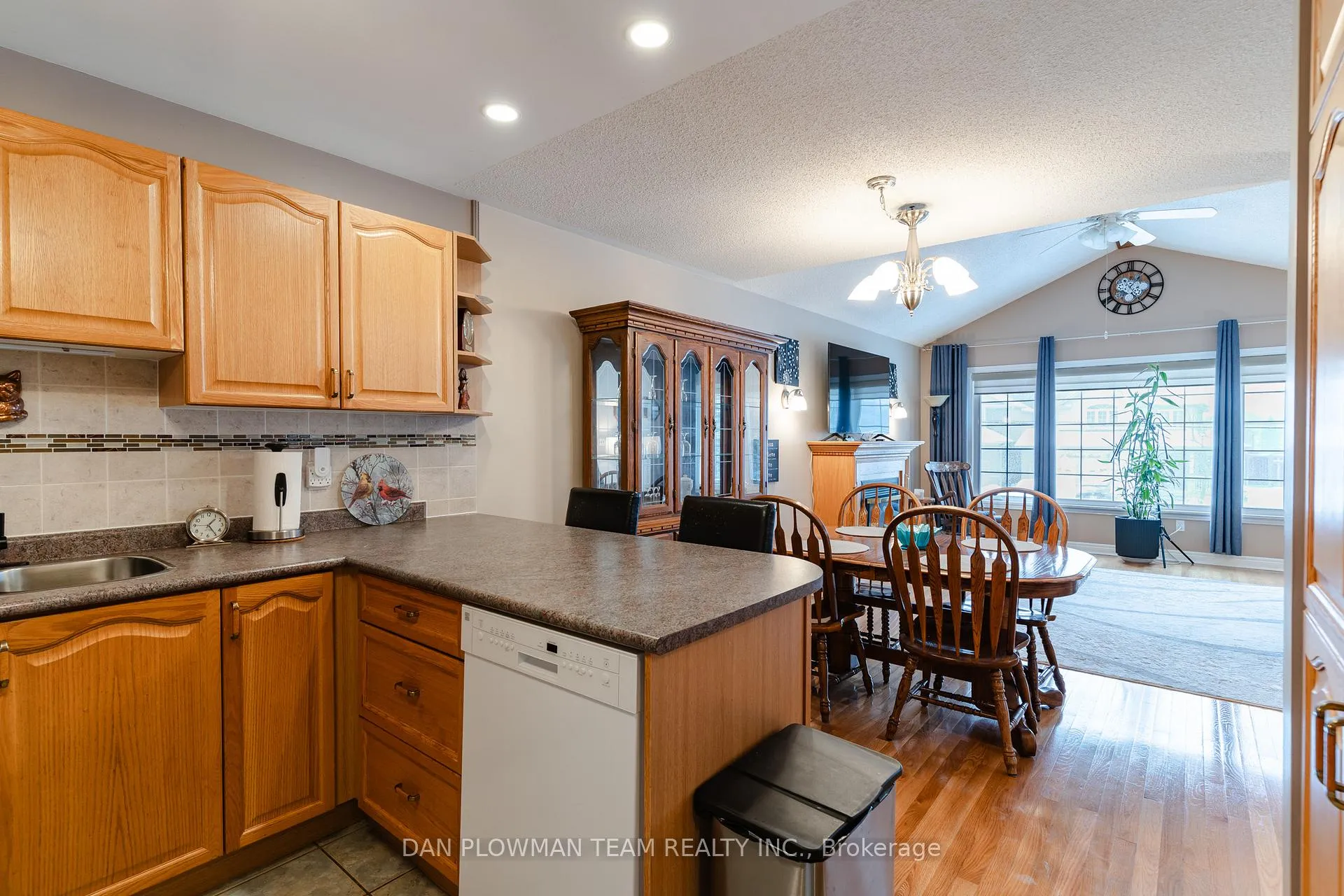 Photo 14 of 1 Westmore Street, Clarington, Courtice — HOMEH
