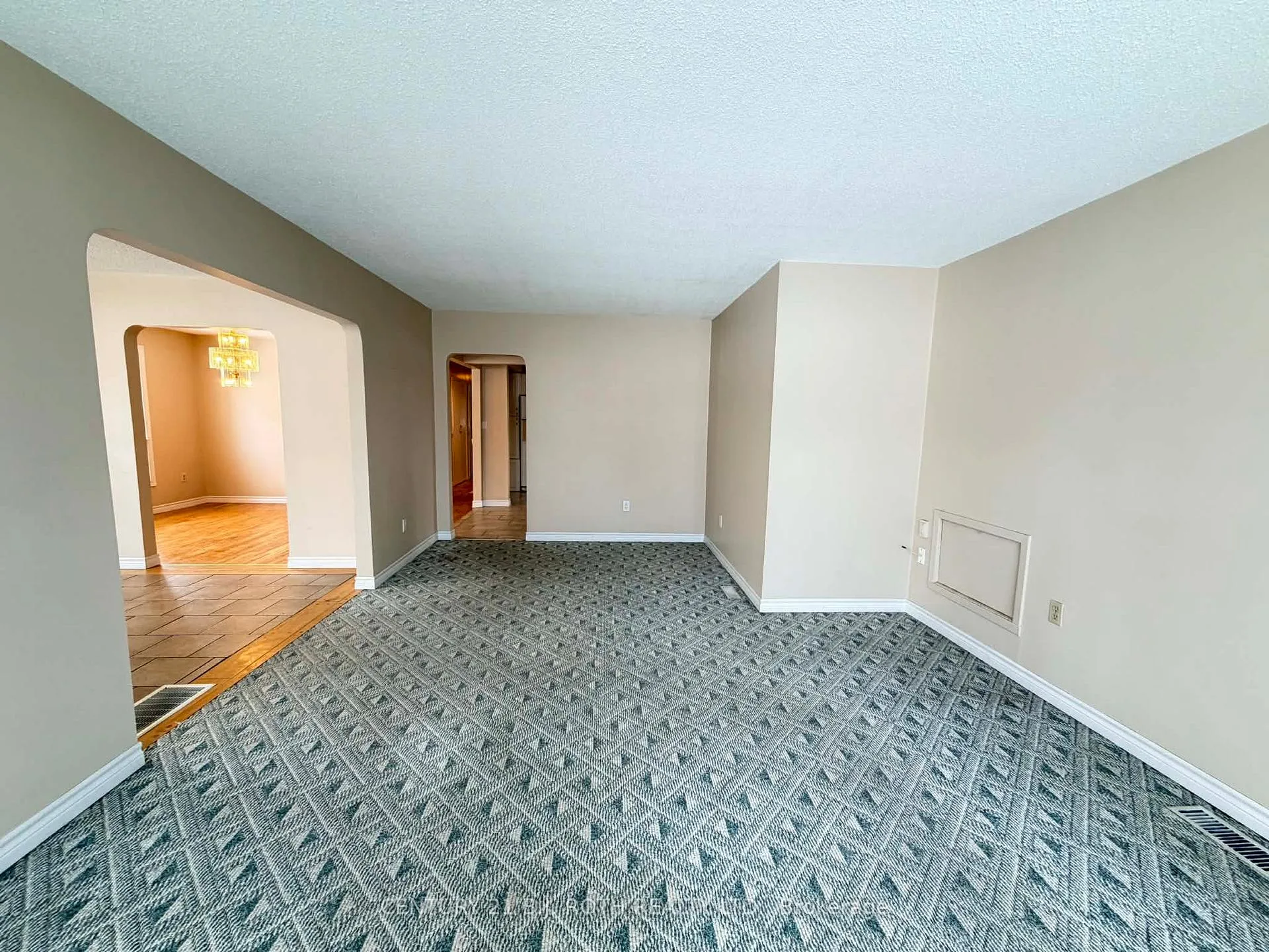 Photo 4 of Unit Main, 141 Gunn Street, Barrie, Wellington — HOMEH