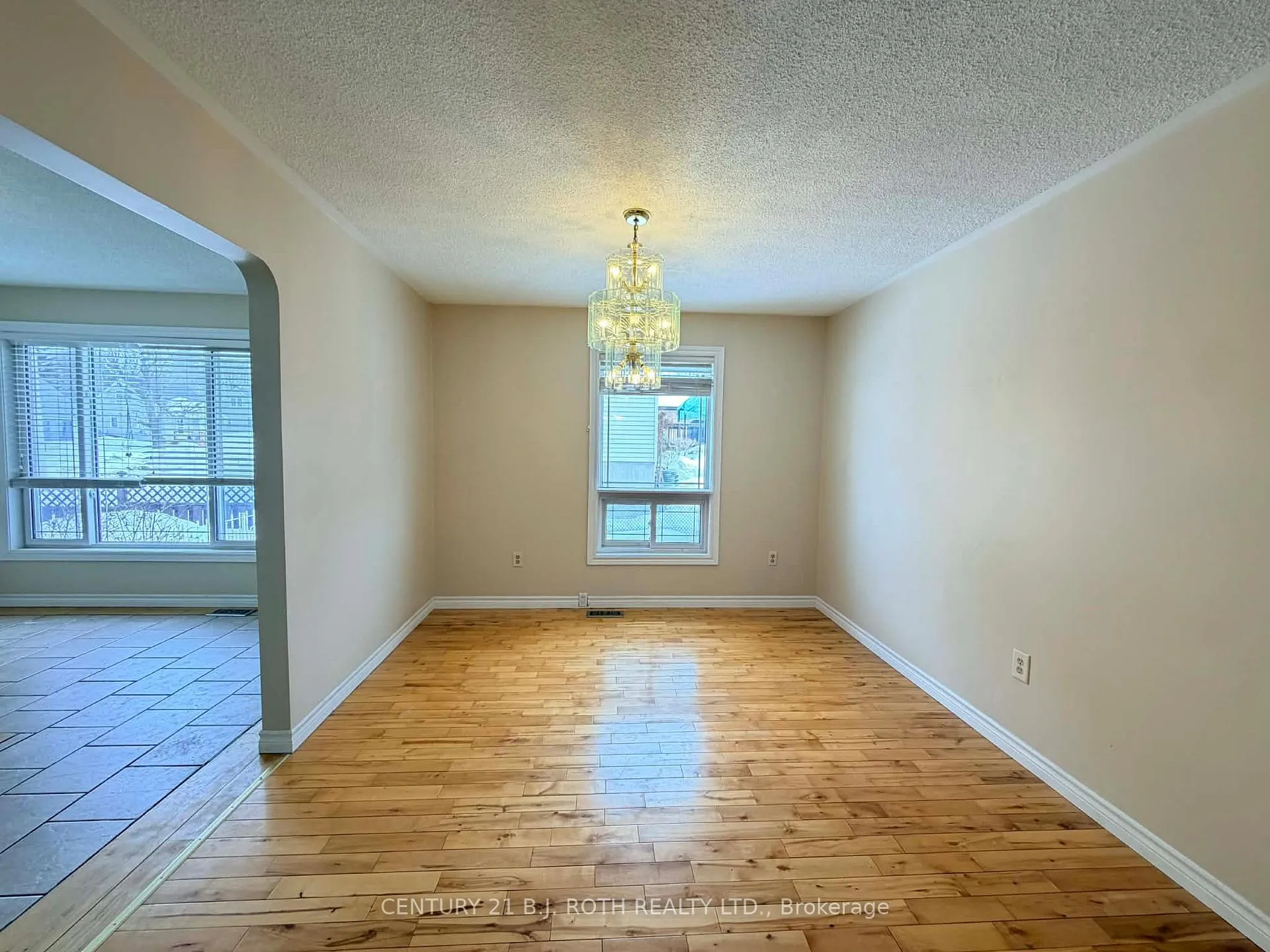 Photo 5 of Unit Main, 141 Gunn Street, Barrie, Wellington — HOMEH
