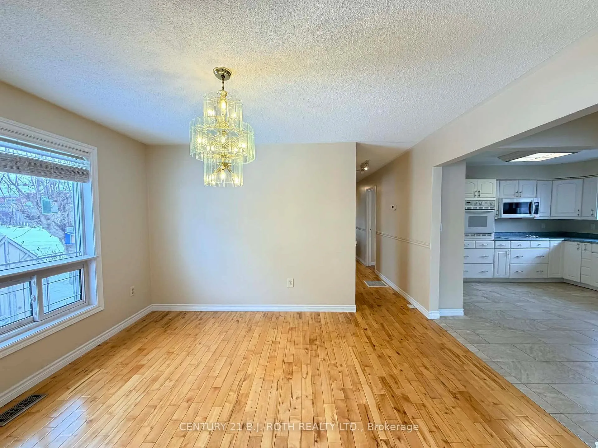 Photo 6 of Unit Main, 141 Gunn Street, Barrie, Wellington — HOMEH