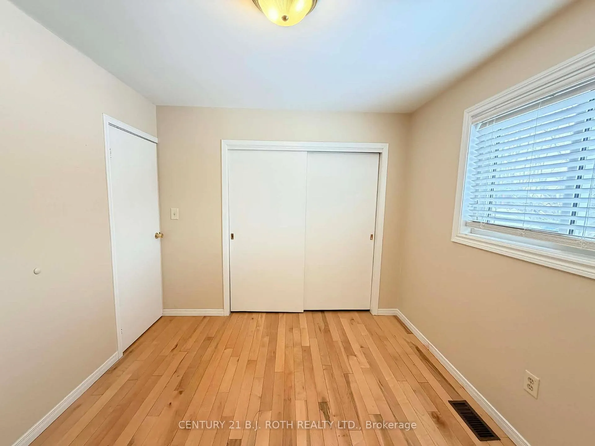 Photo 12 of Unit Main, 141 Gunn Street, Barrie, Wellington — HOMEH