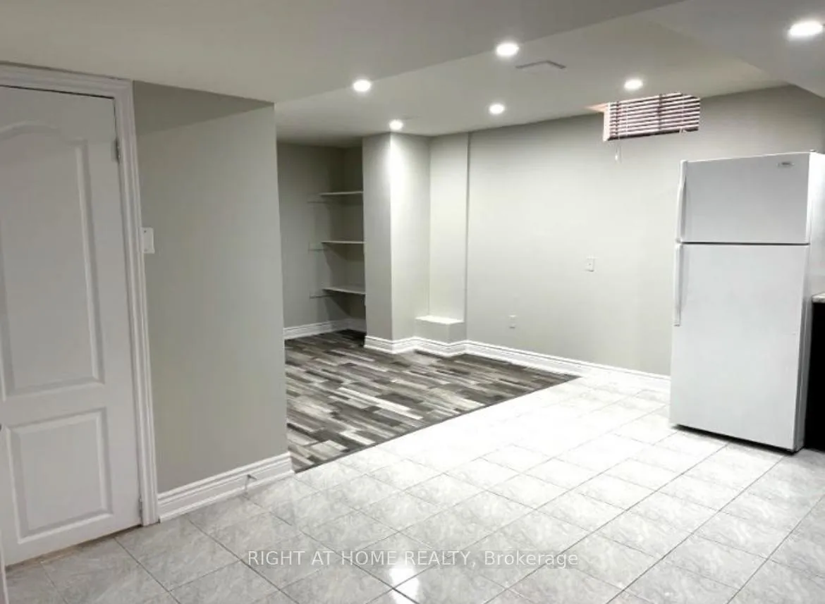 Photo 3 of Unit LOWER, 88 Hudson Drive, Brampton, Fletcher's West — HOMEH