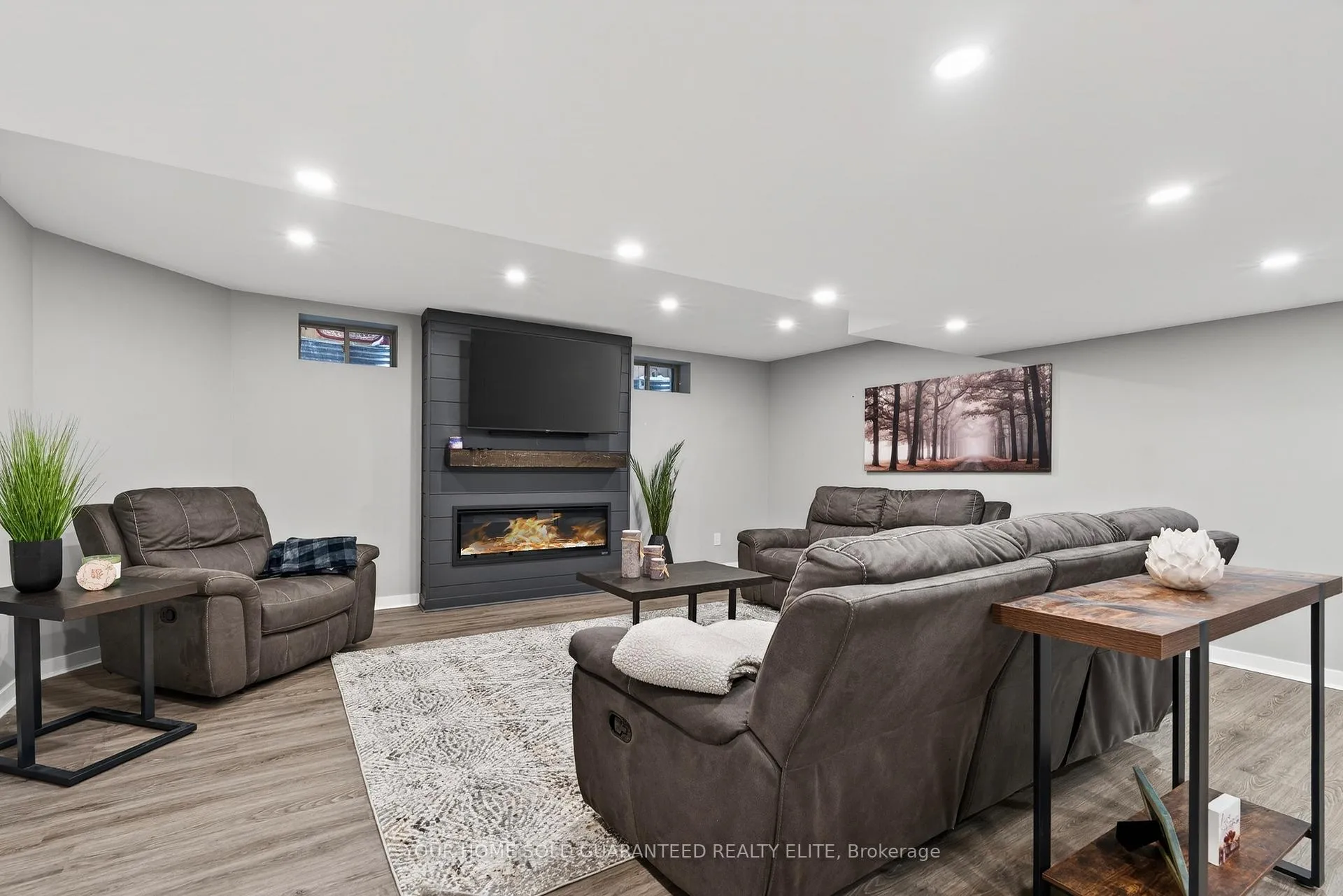 Photo 3 of 4054 Thomas Street, Lincoln, Beamsville — HOMEH