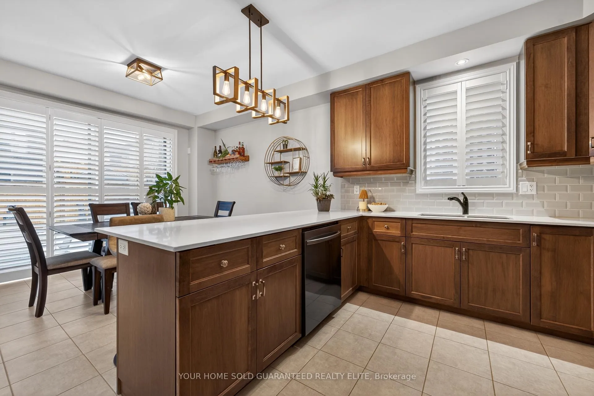 Photo 7 of 4054 Thomas Street, Lincoln, Beamsville — HOMEH