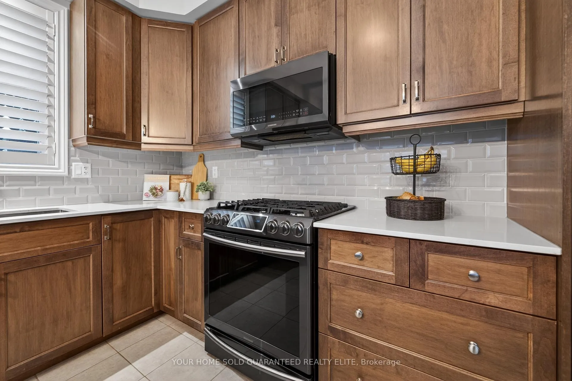 Photo 9 of 4054 Thomas Street, Lincoln, Beamsville — HOMEH