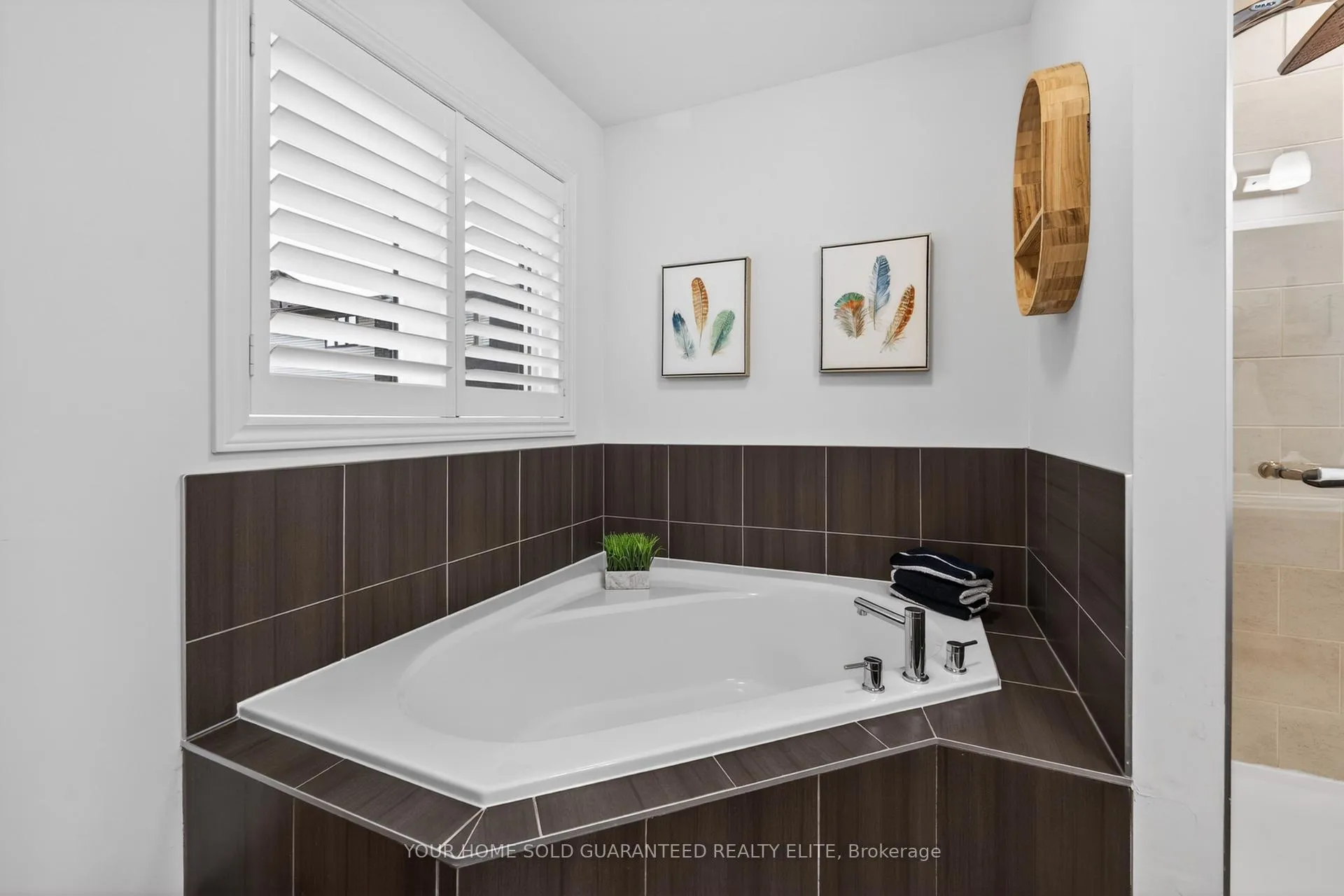 Photo 18 of 4054 Thomas Street, Lincoln, Beamsville — HOMEH