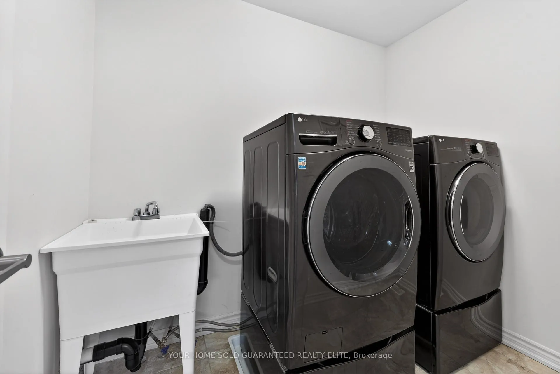 Photo 23 of 4054 Thomas Street, Lincoln, Beamsville — HOMEH
