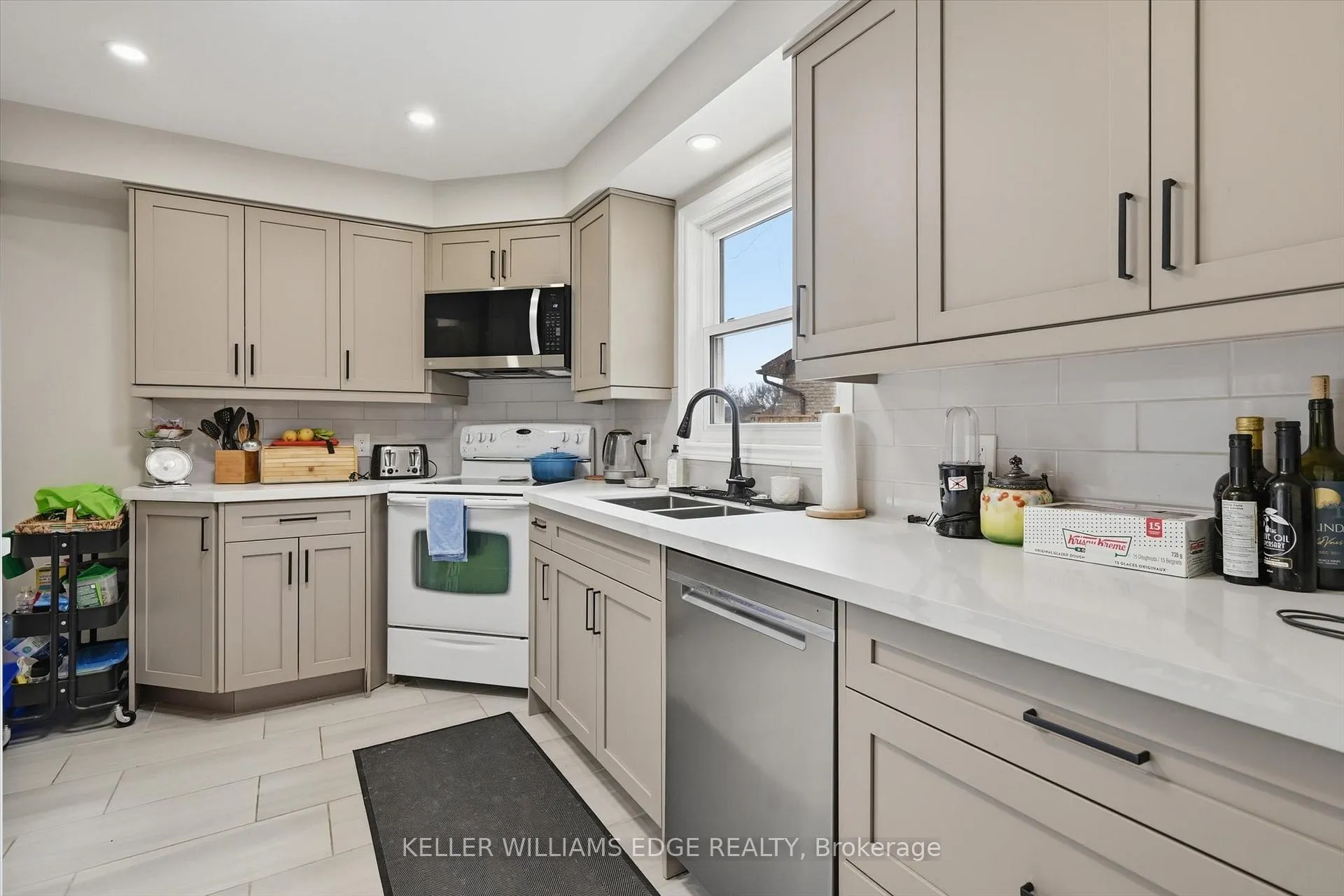 Photo 13 of 2478 Malcolm Crescent, Burlington, Brant Hills — HOMEH