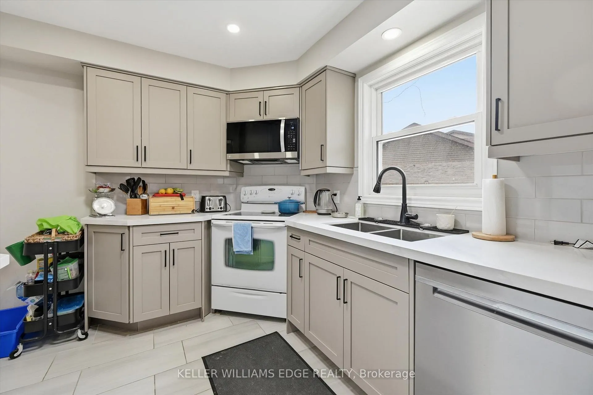 Photo 15 of 2478 Malcolm Crescent, Burlington, Brant Hills — HOMEH