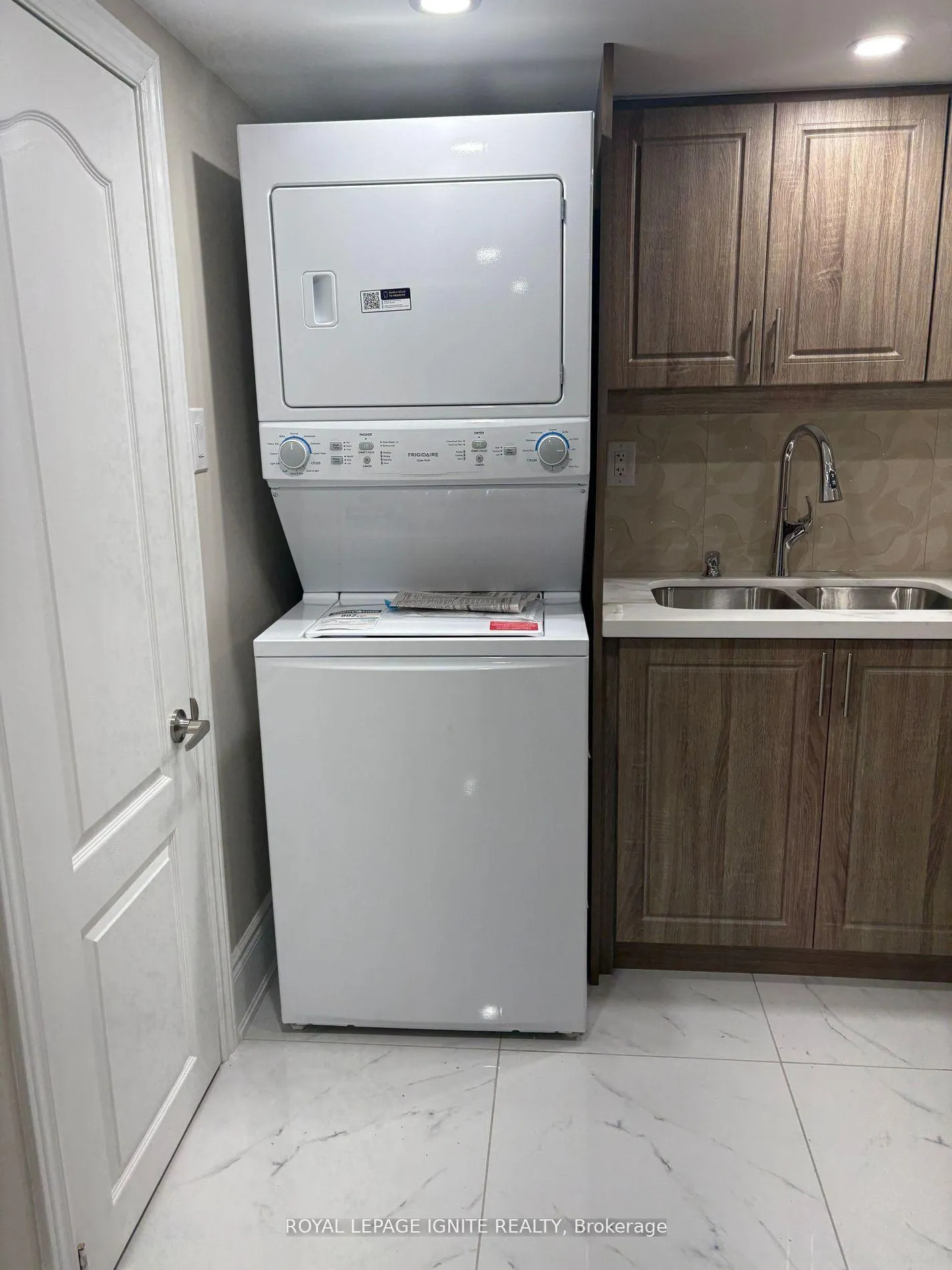 Photo 3 of 22 Redwillow Road, Brampton, Bram East — HOMEH