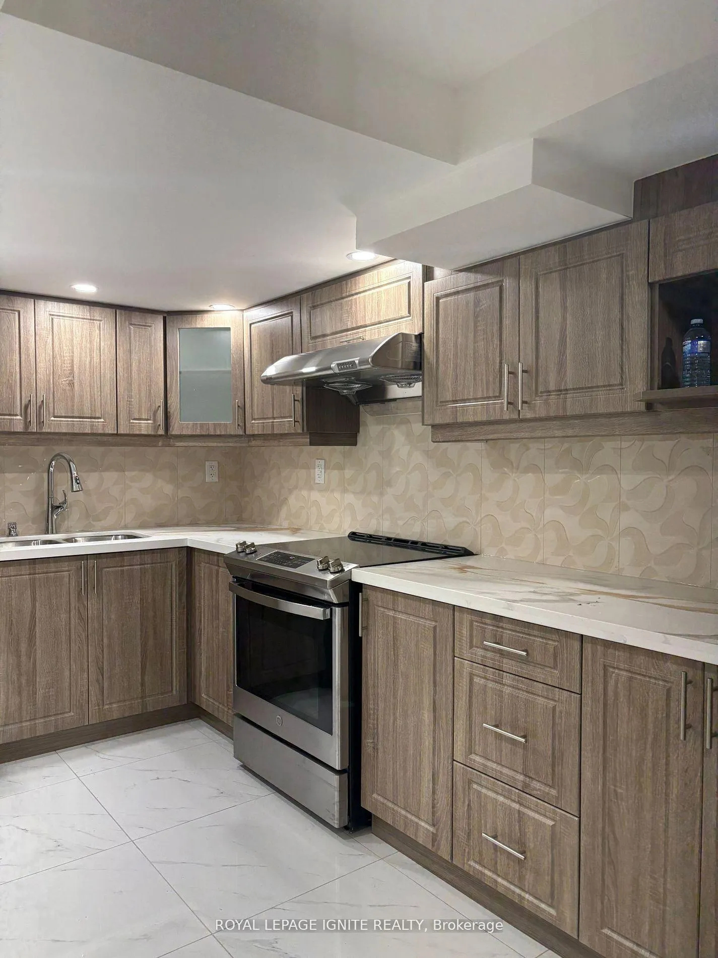 Photo 4 of 22 Redwillow Road, Brampton, Bram East — HOMEH