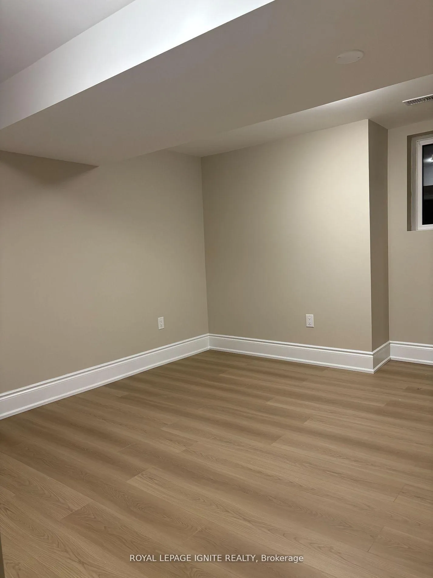 Photo 5 of 22 Redwillow Road, Brampton, Bram East — HOMEH