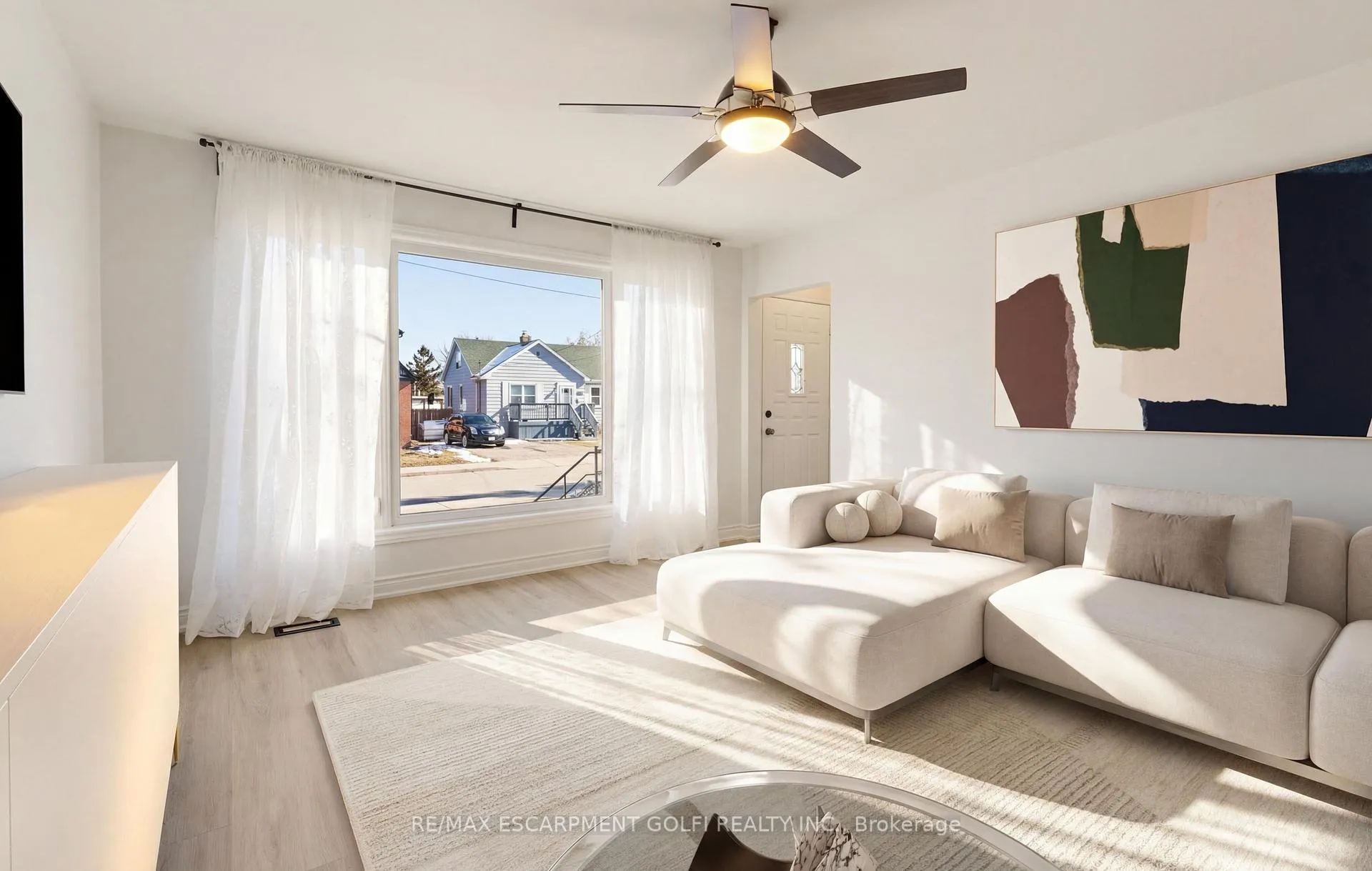 Photo 6 of 216 Walter Avenue S, Hamilton, Glenview — HOMEH
