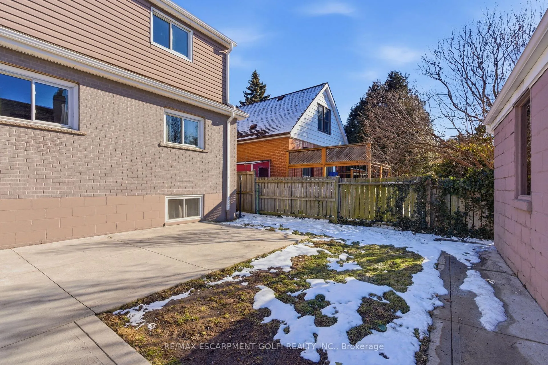Photo 39 of 216 Walter Avenue S, Hamilton, Glenview — HOMEH