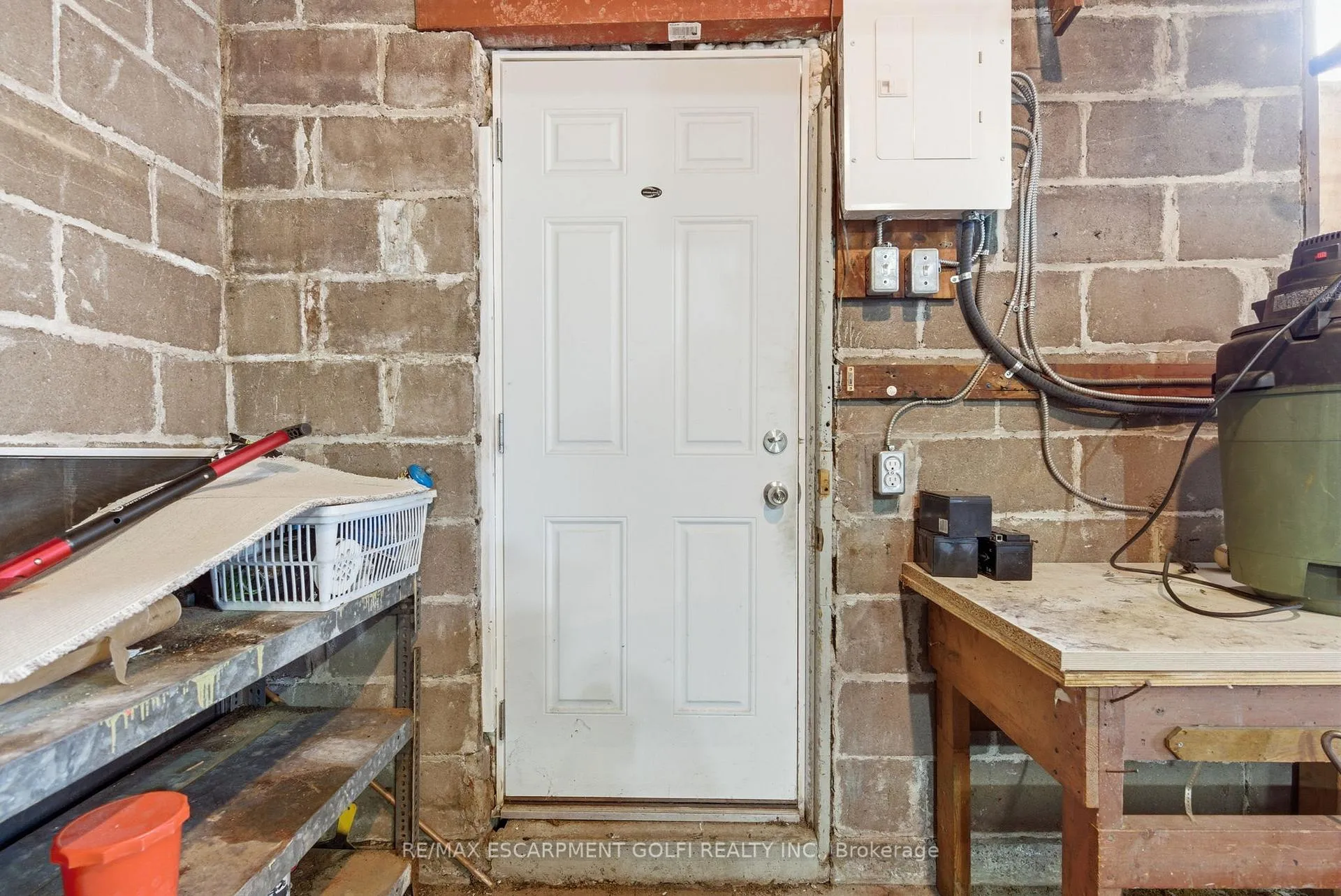 Photo 43 of 216 Walter Avenue S, Hamilton, Glenview — HOMEH