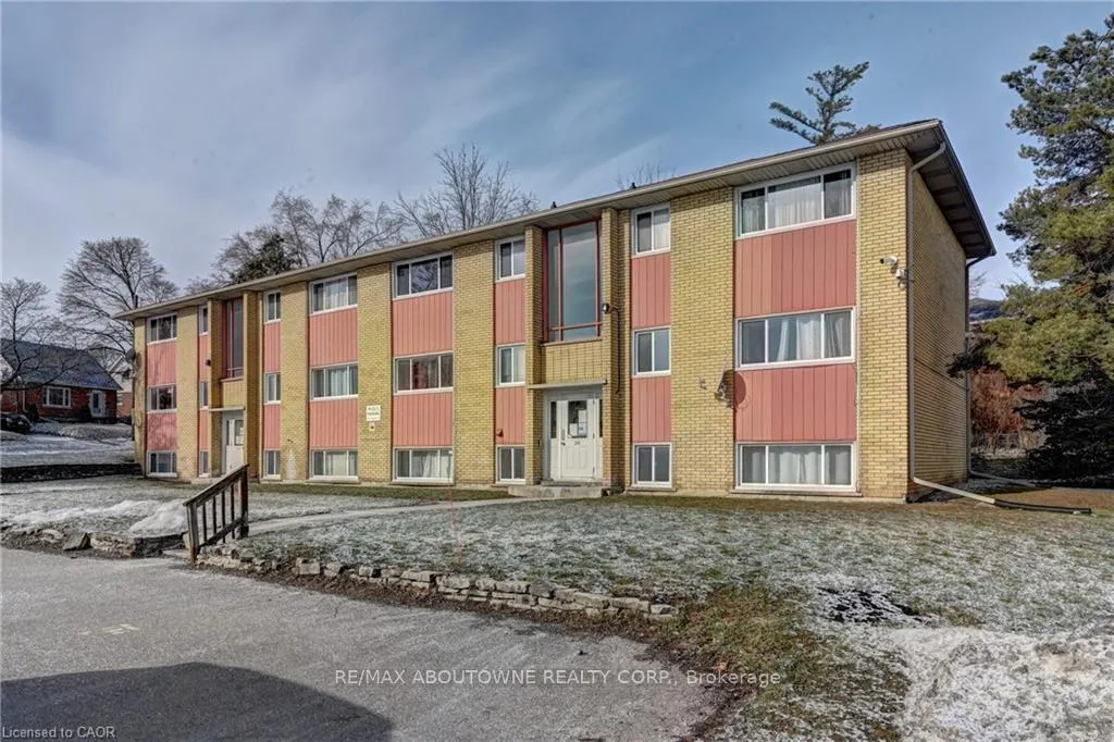 Front of Unit B5, 280 Sydney Street S
