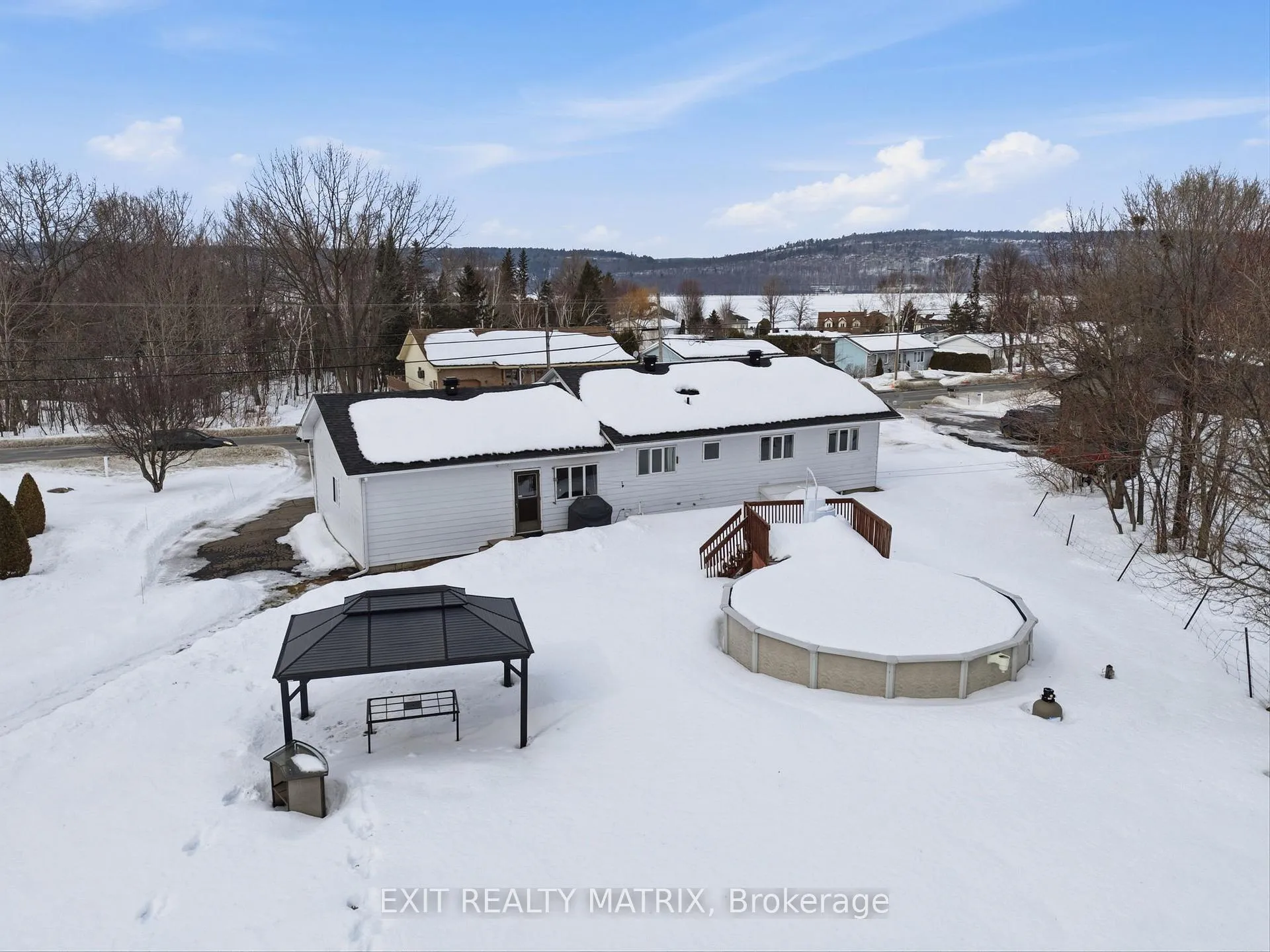 Photo 30 of 635 Front Road W, Champlain, L'Orignal — HOMEH
