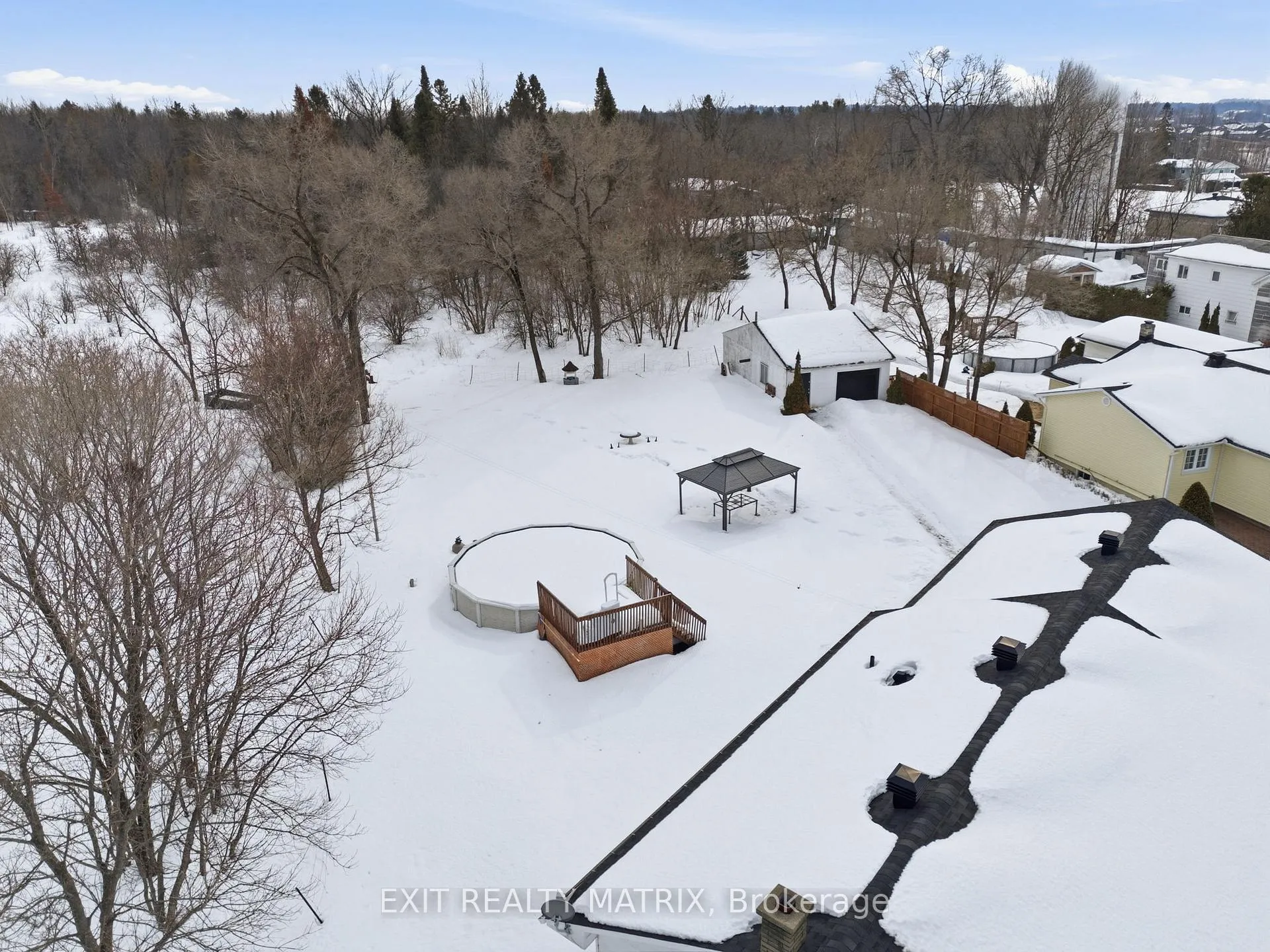 Photo 33 of 635 Front Road W, Champlain, L'Orignal — HOMEH