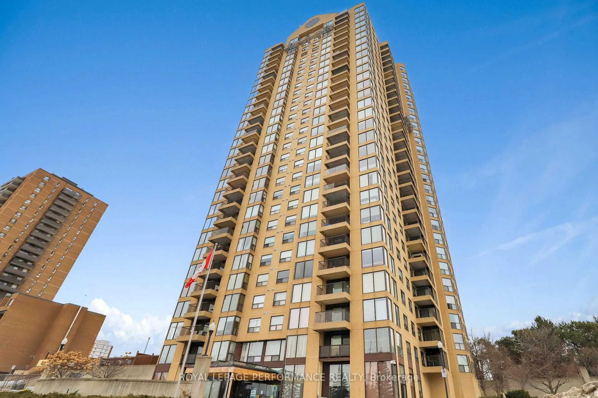 Photo 1 of Unit 2708, 545 St Laurent Boulevard, Ottawa, Viscount Alexander Park — HOMEH