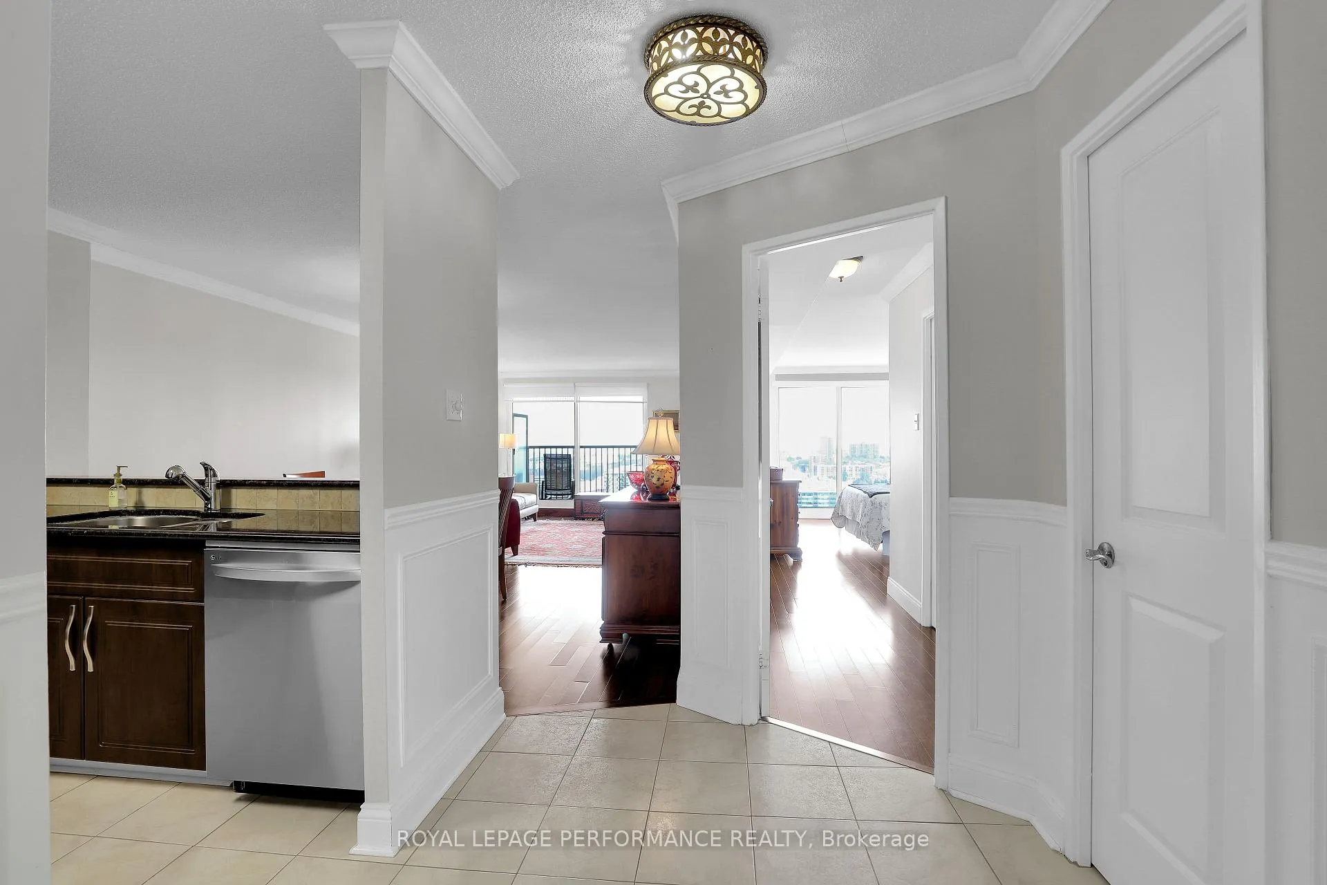 Photo 5 of Unit 2708, 545 St Laurent Boulevard, Ottawa, Viscount Alexander Park — HOMEH
