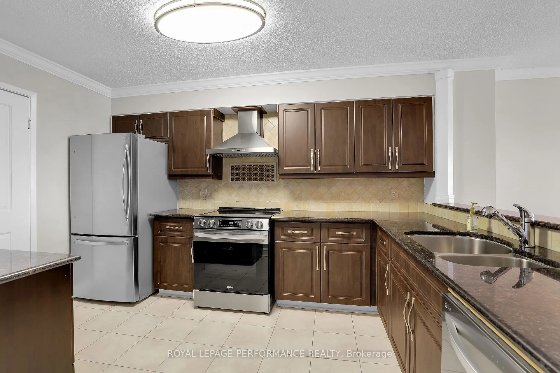 Photo 7 of Unit 2708, 545 St Laurent Boulevard, Ottawa, Viscount Alexander Park — HOMEH