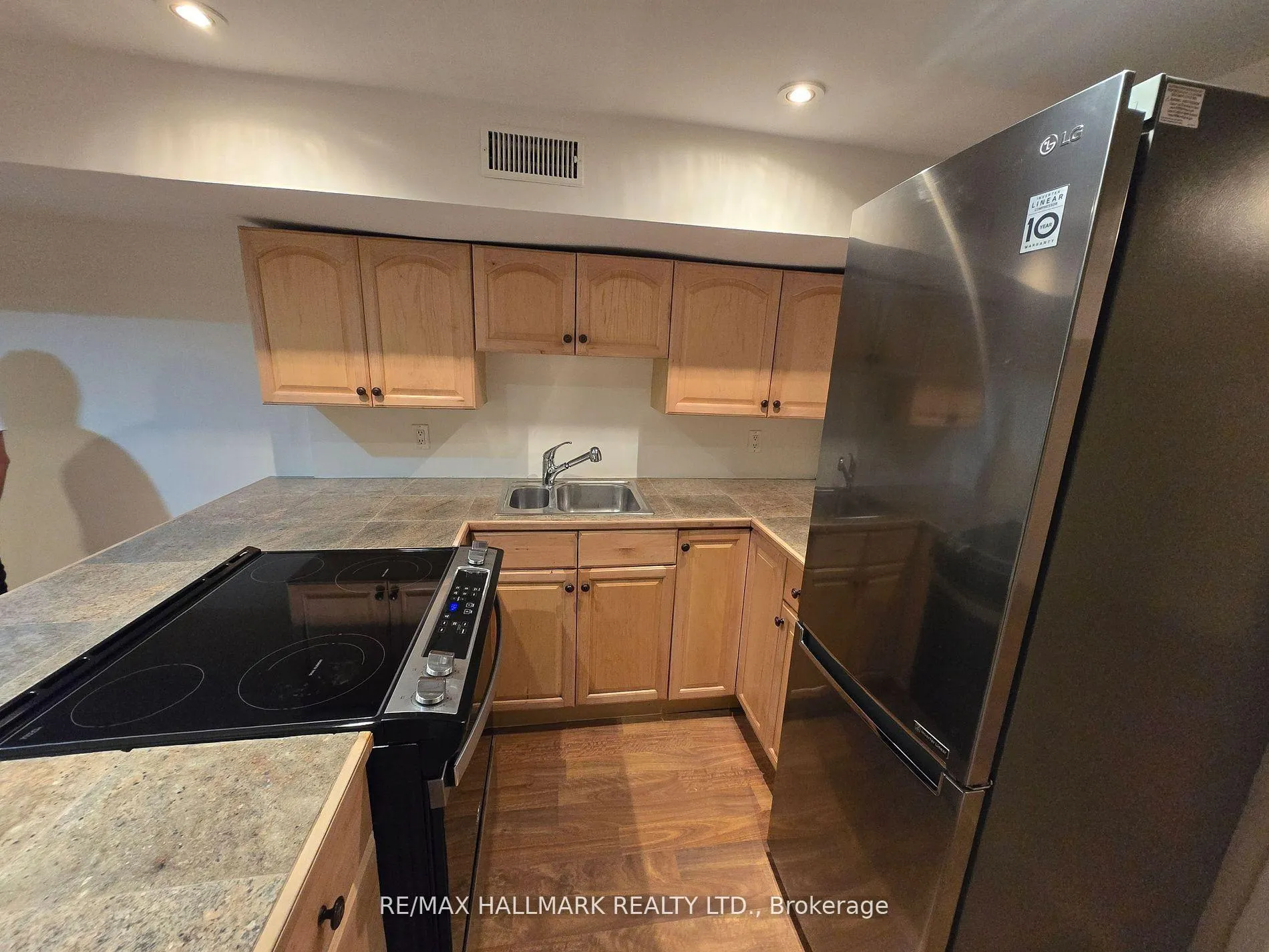 Photo 7 of Unit Lower, 94 Galt Avenue, Toronto, South Riverdale — HOMEH