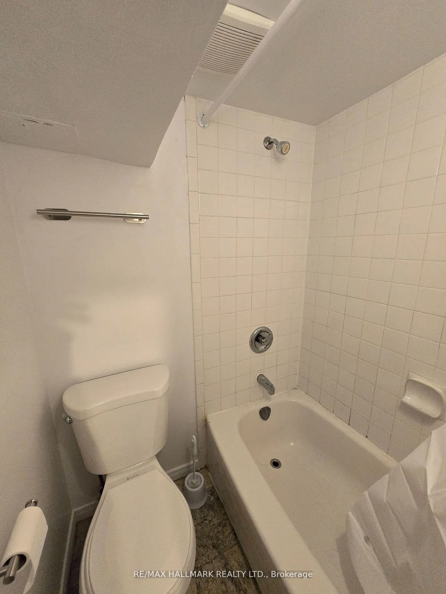 Photo 15 of Unit Lower, 94 Galt Avenue, Toronto, South Riverdale — HOMEH