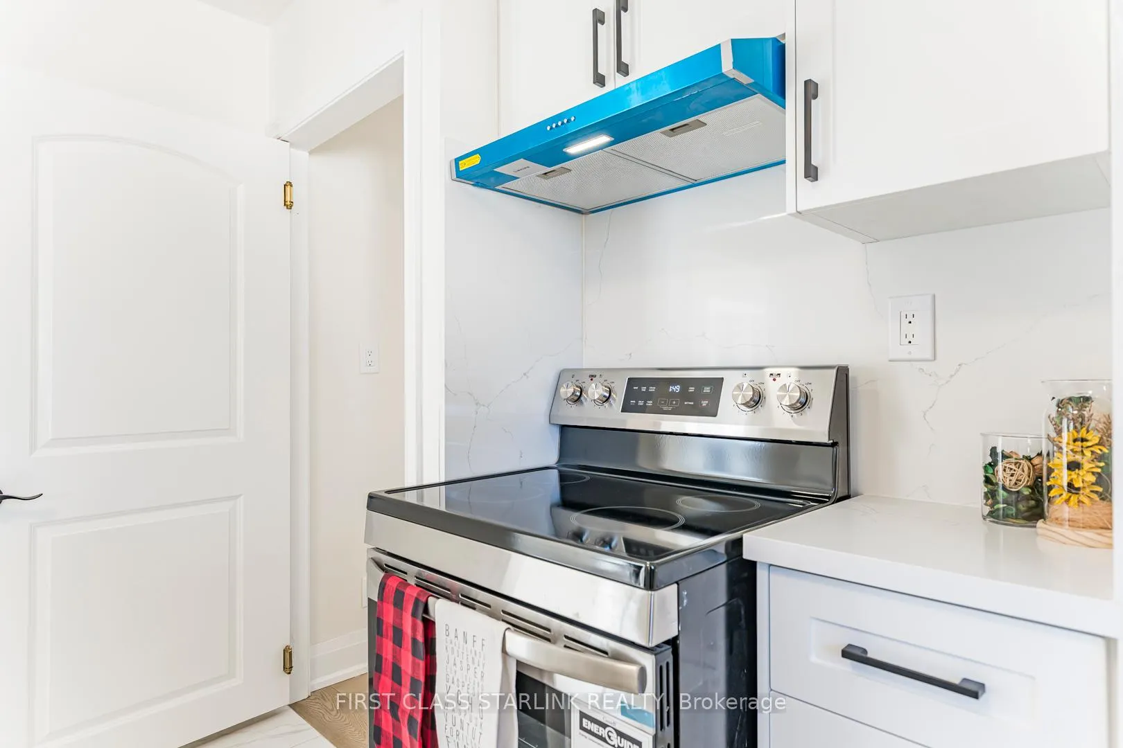 Photo 16 of 621 Dynes Road, Burlington, Roseland — HOMEH