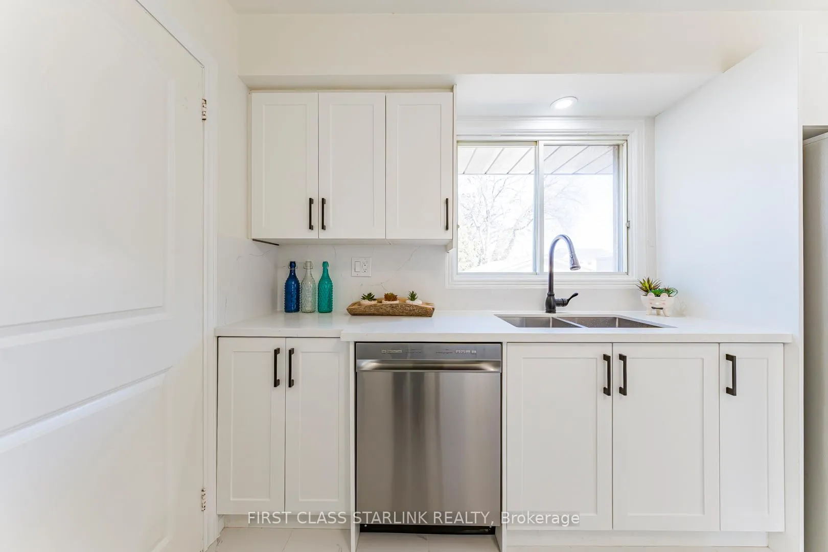 Photo 17 of 621 Dynes Road, Burlington, Roseland — HOMEH