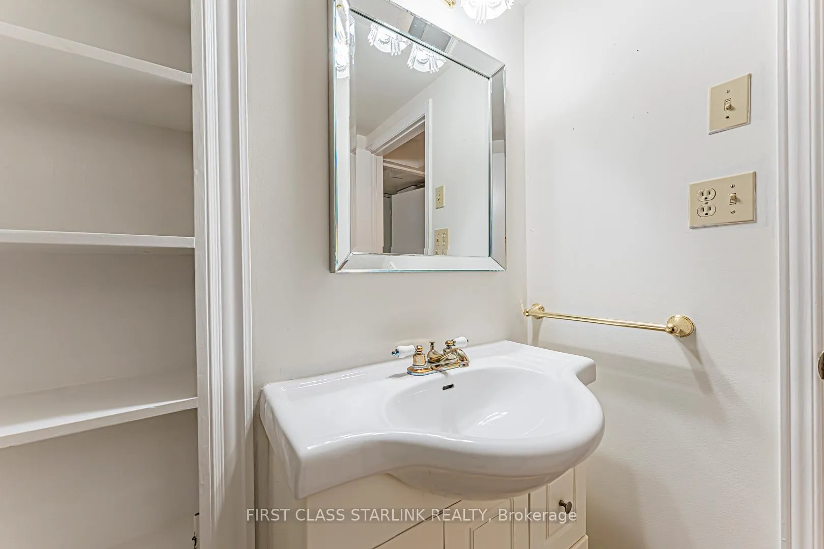 Photo 43 of 621 Dynes Road, Burlington, Roseland — HOMEH