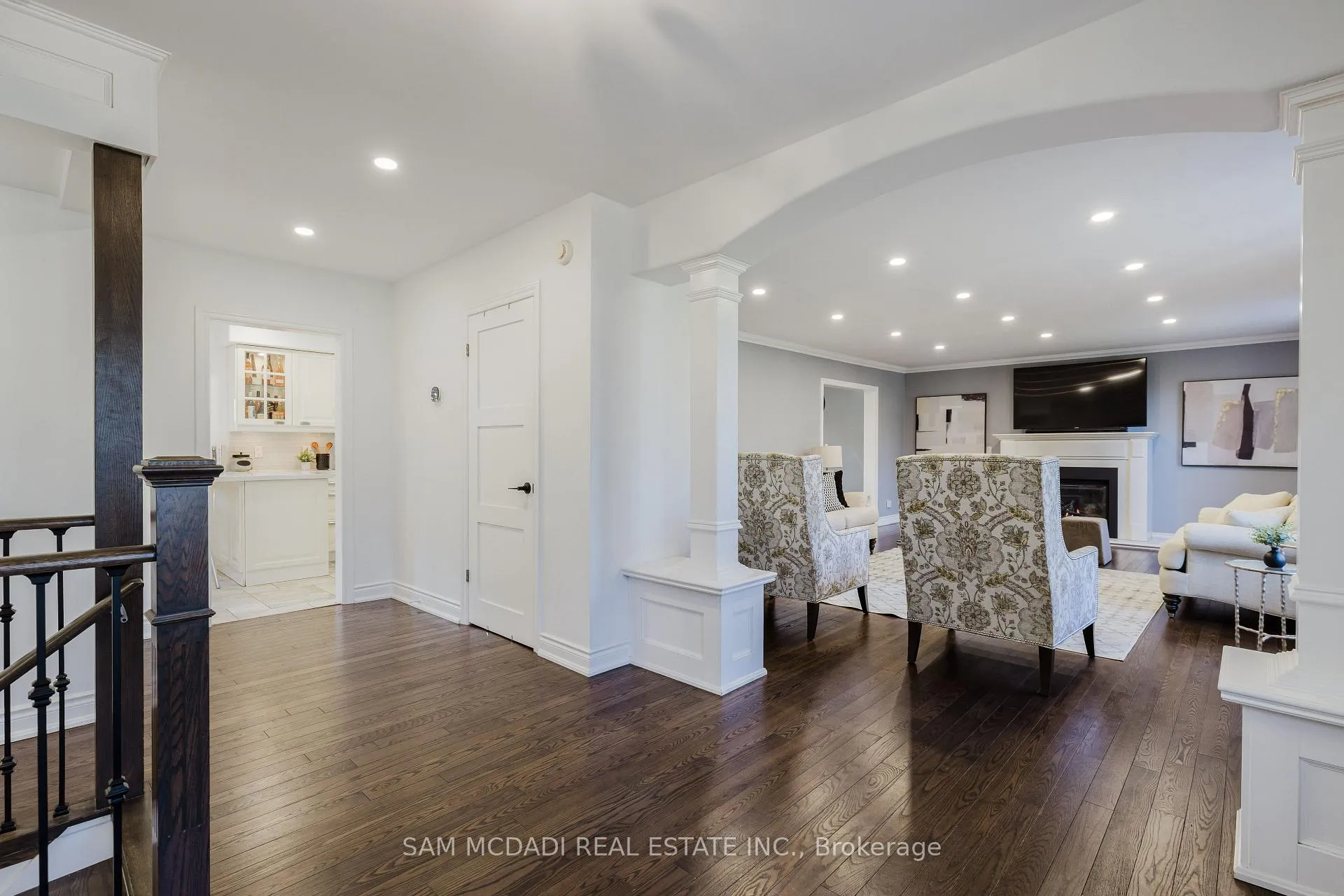 Photo 6 of 3325 Lakeshore Road, Burlington, Roseland — HOMEH