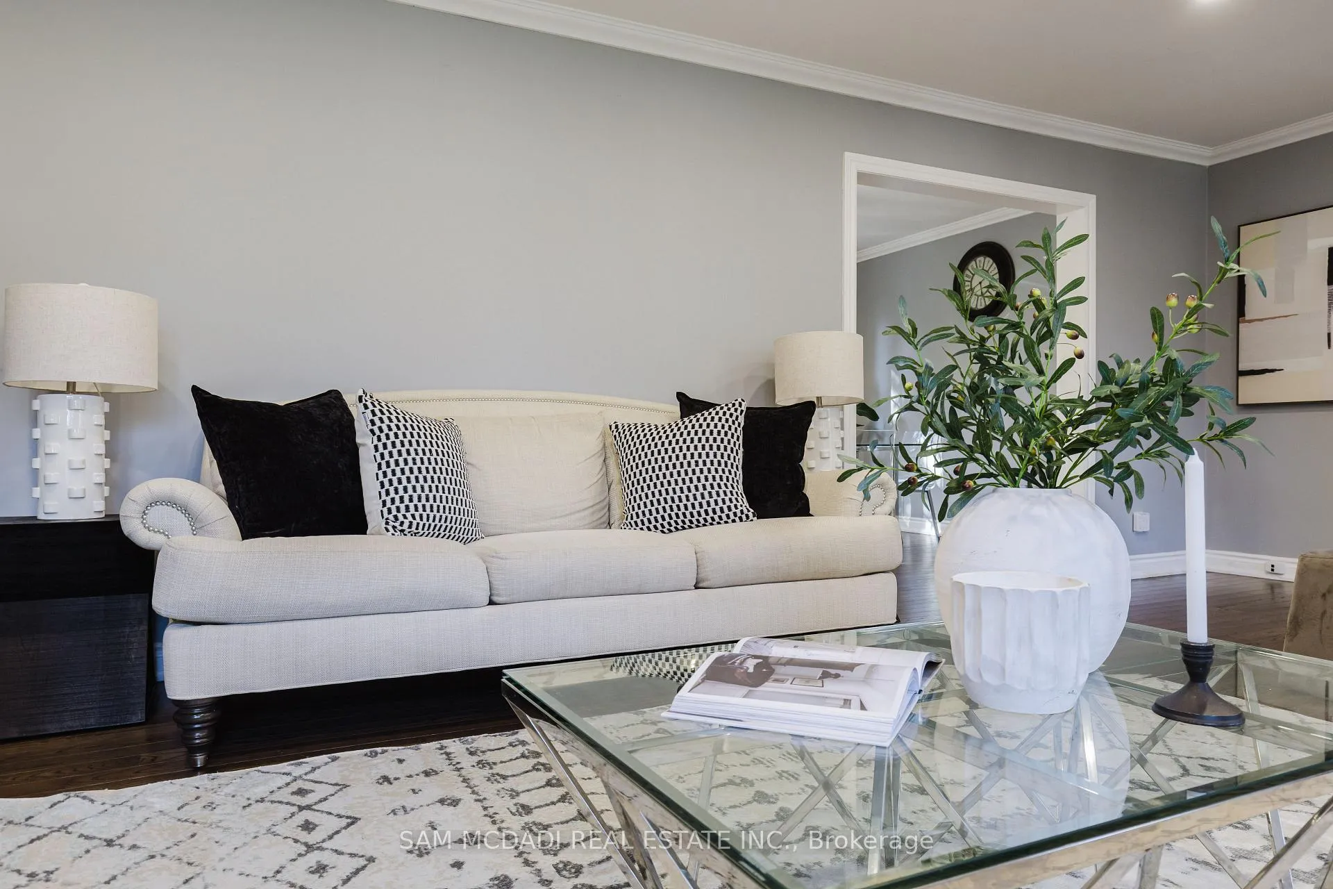 Photo 10 of 3325 Lakeshore Road, Burlington, Roseland — HOMEH