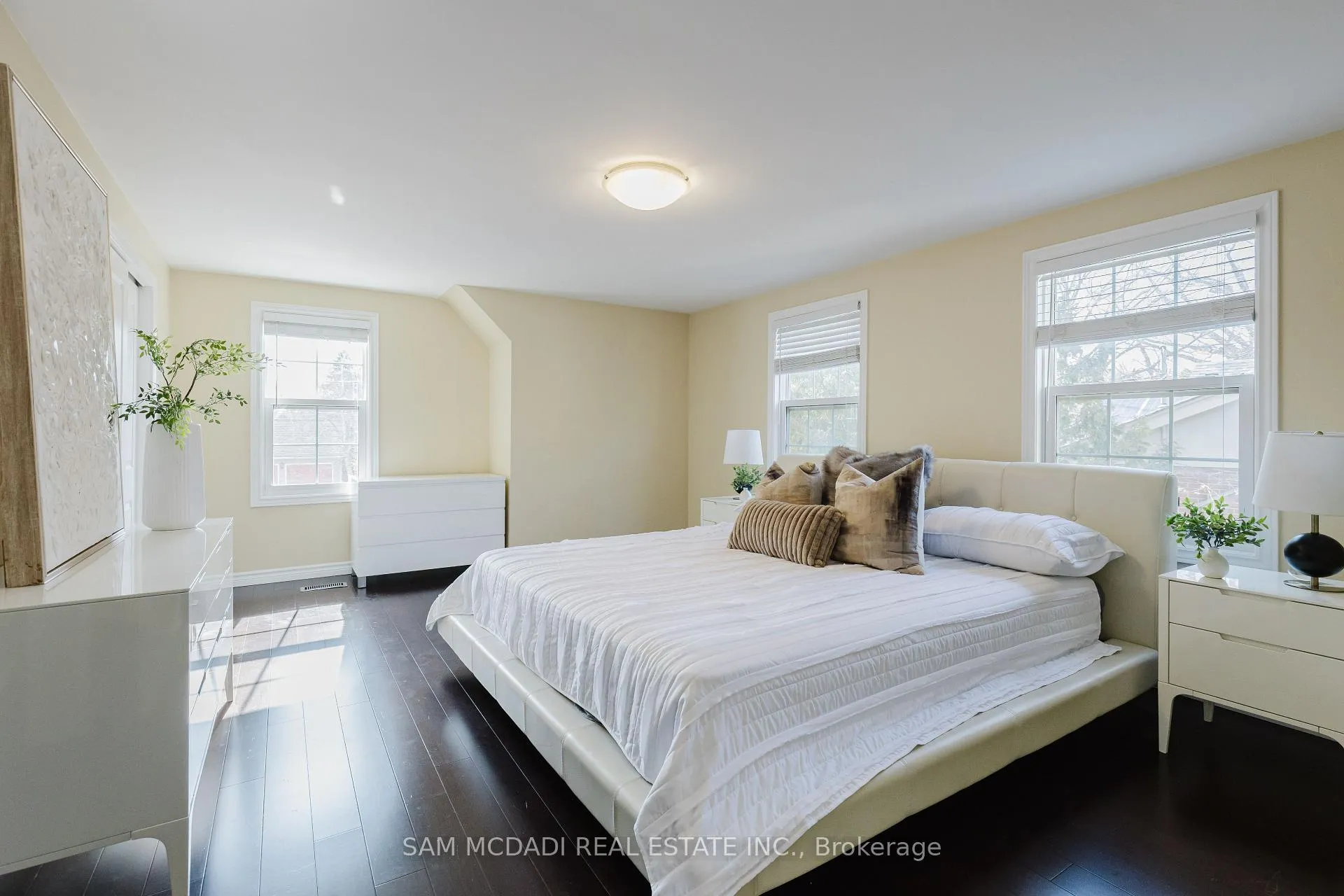 Photo 21 of 3325 Lakeshore Road, Burlington, Roseland — HOMEH