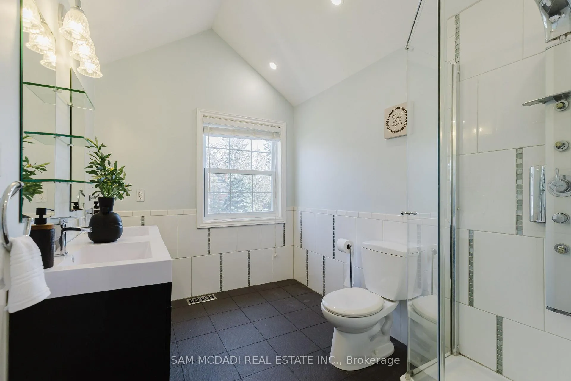 Photo 28 of 3325 Lakeshore Road, Burlington, Roseland — HOMEH