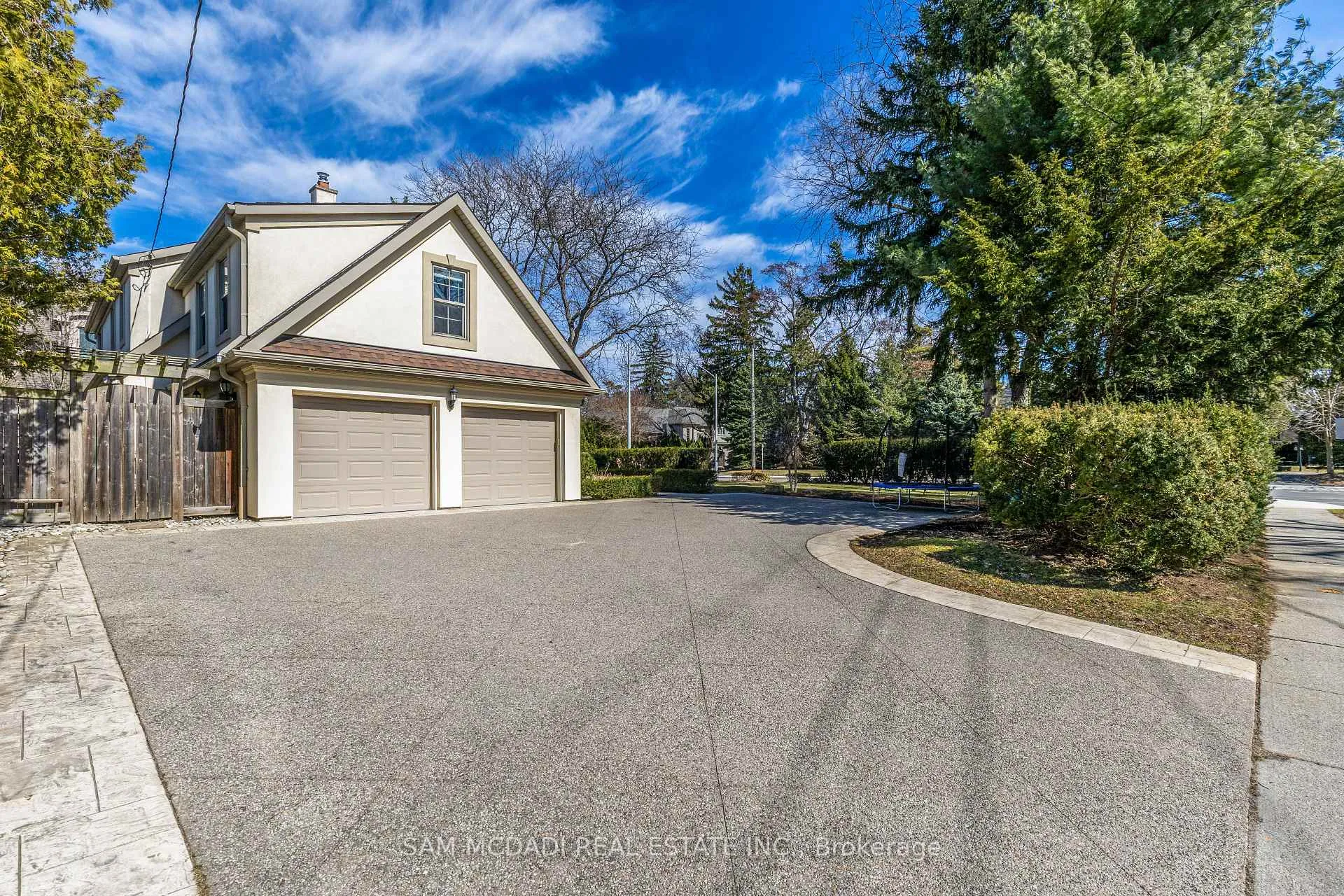 Photo 34 of 3325 Lakeshore Road, Burlington, Roseland — HOMEH