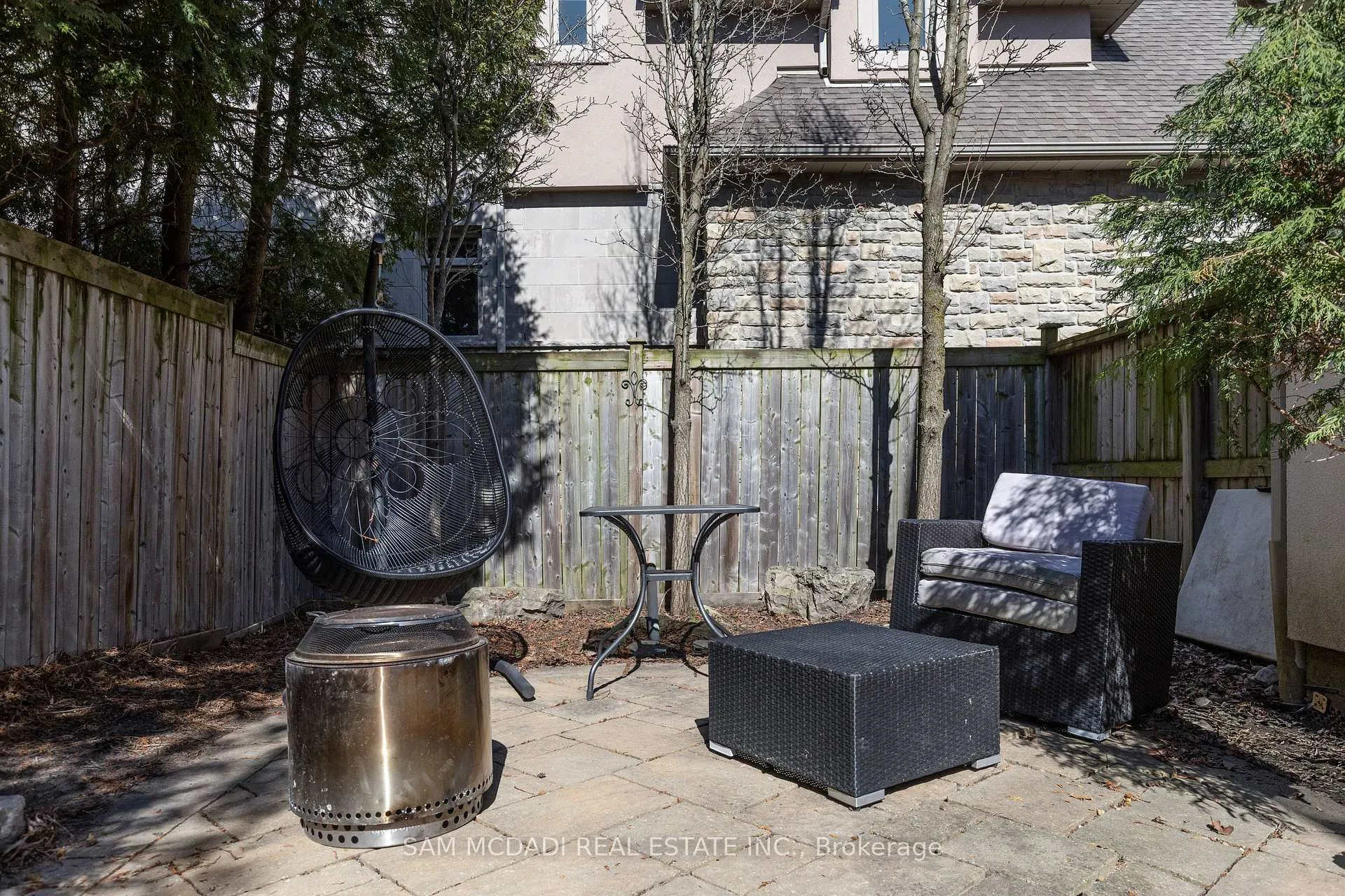Photo 36 of 3325 Lakeshore Road, Burlington, Roseland — HOMEH