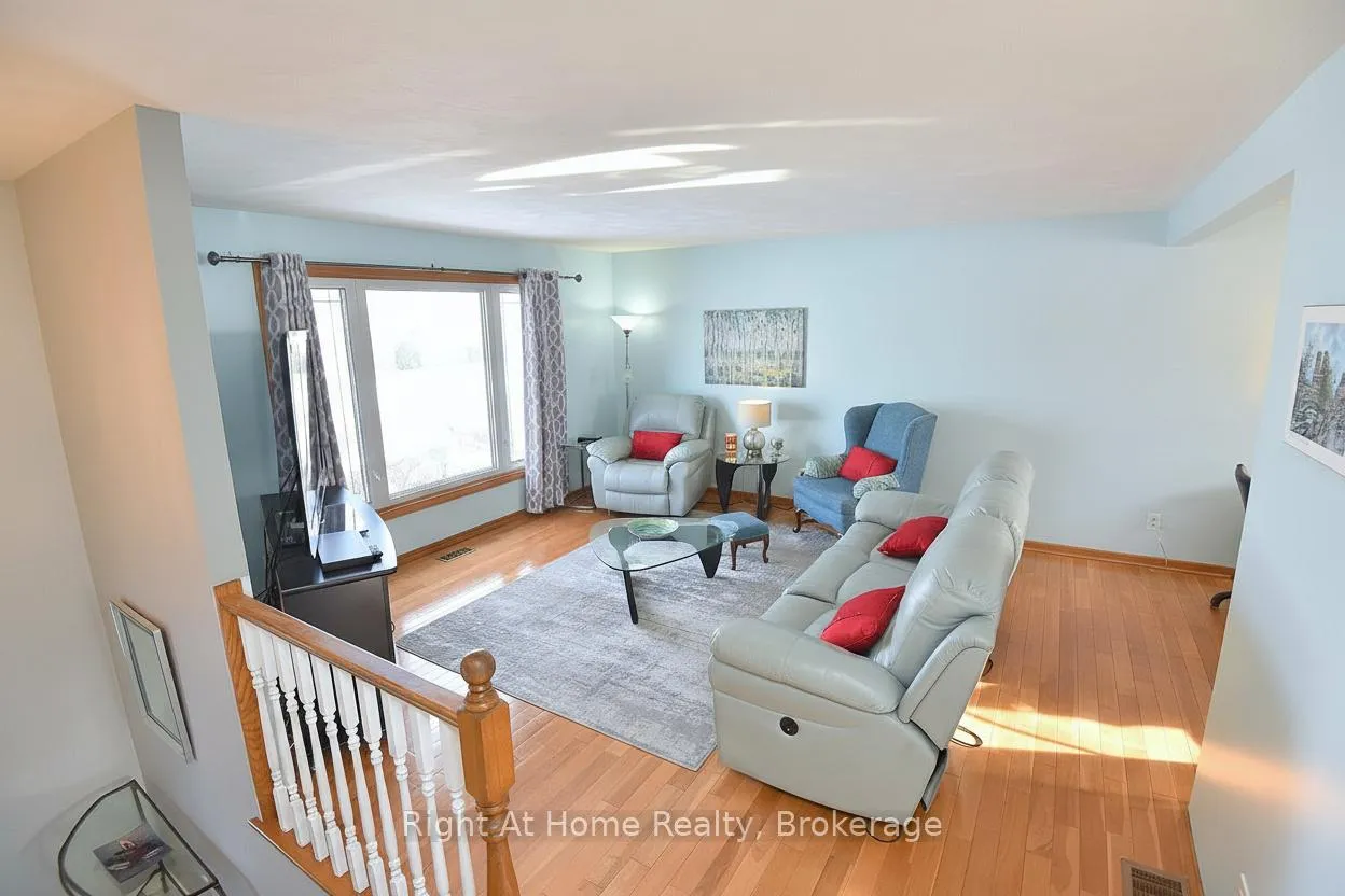 Photo 9 of 41 Mergl Drive, Norfolk, Port Dover — HOMEH