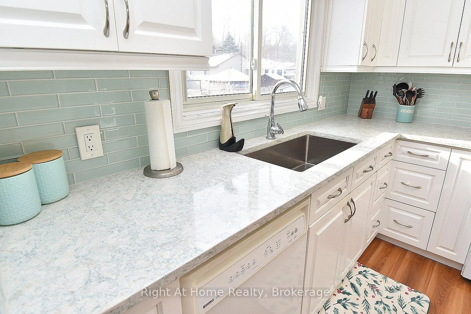Photo 15 of 41 Mergl Drive, Norfolk, Port Dover — HOMEH