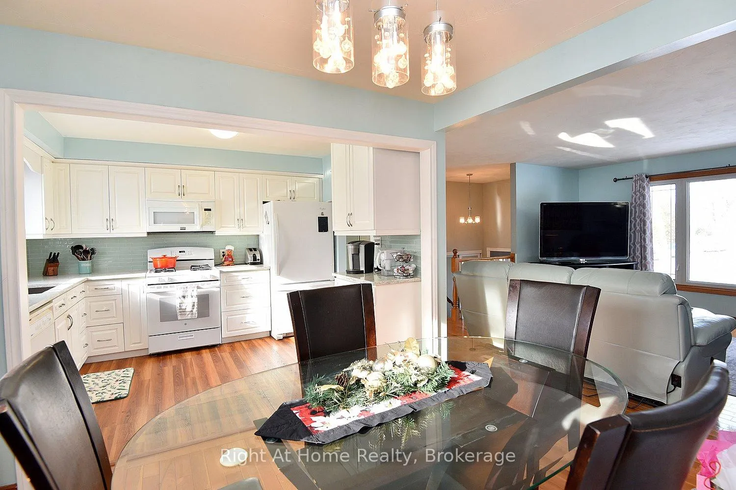 Photo 18 of 41 Mergl Drive, Norfolk, Port Dover — HOMEH
