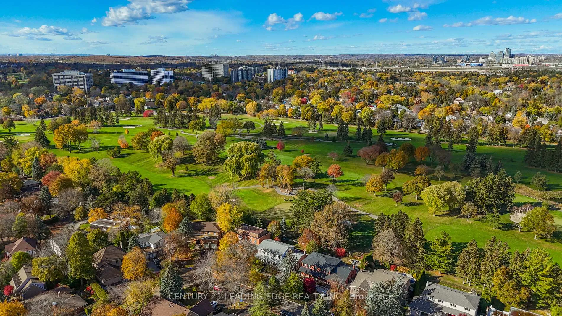 Photo 3 of 34 Forest Park Crescent, Markham, Royal Orchard — HOMEH