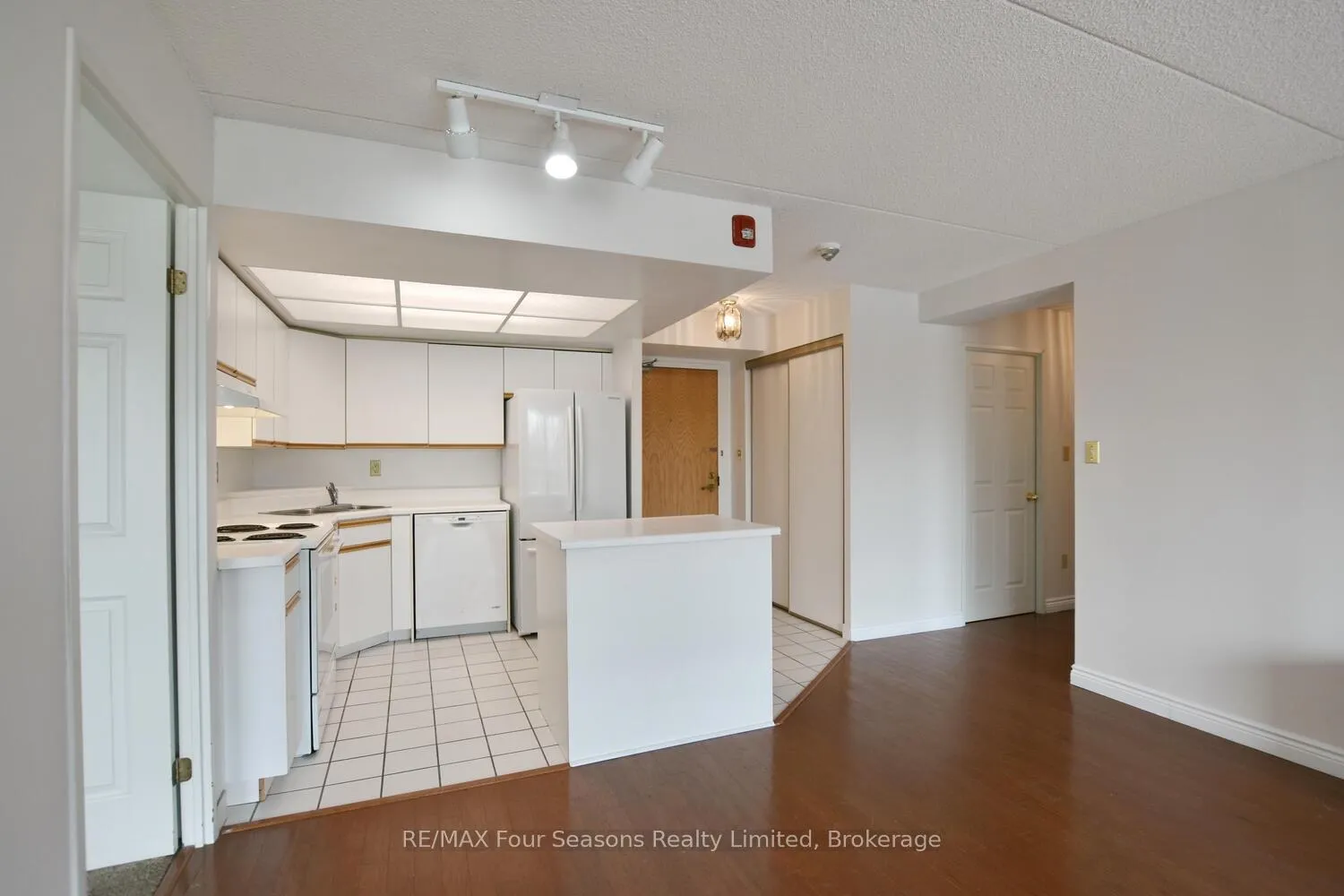 Photo 12 of Unit 312, 172 Eighth Street, Collingwood — HOMEH